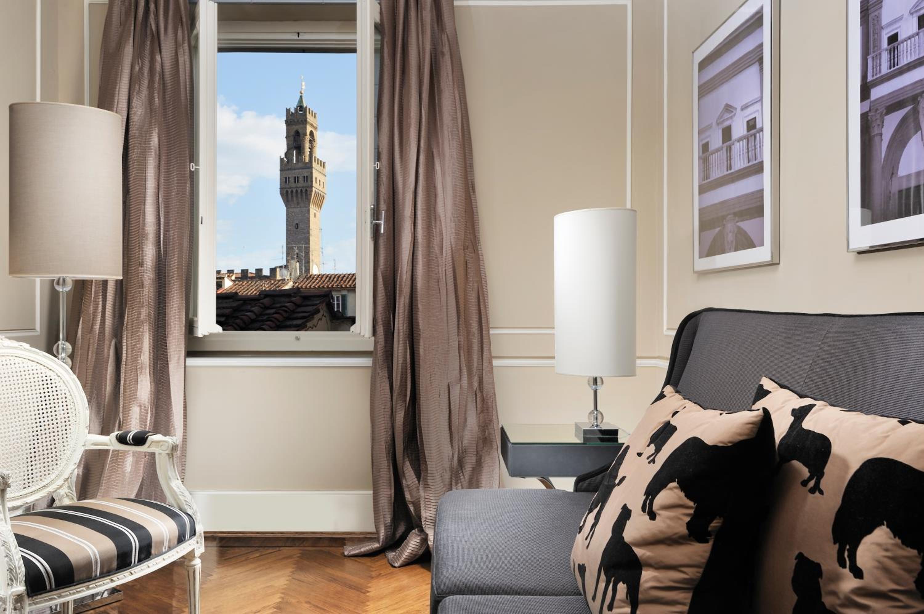 Suite - Photo 2