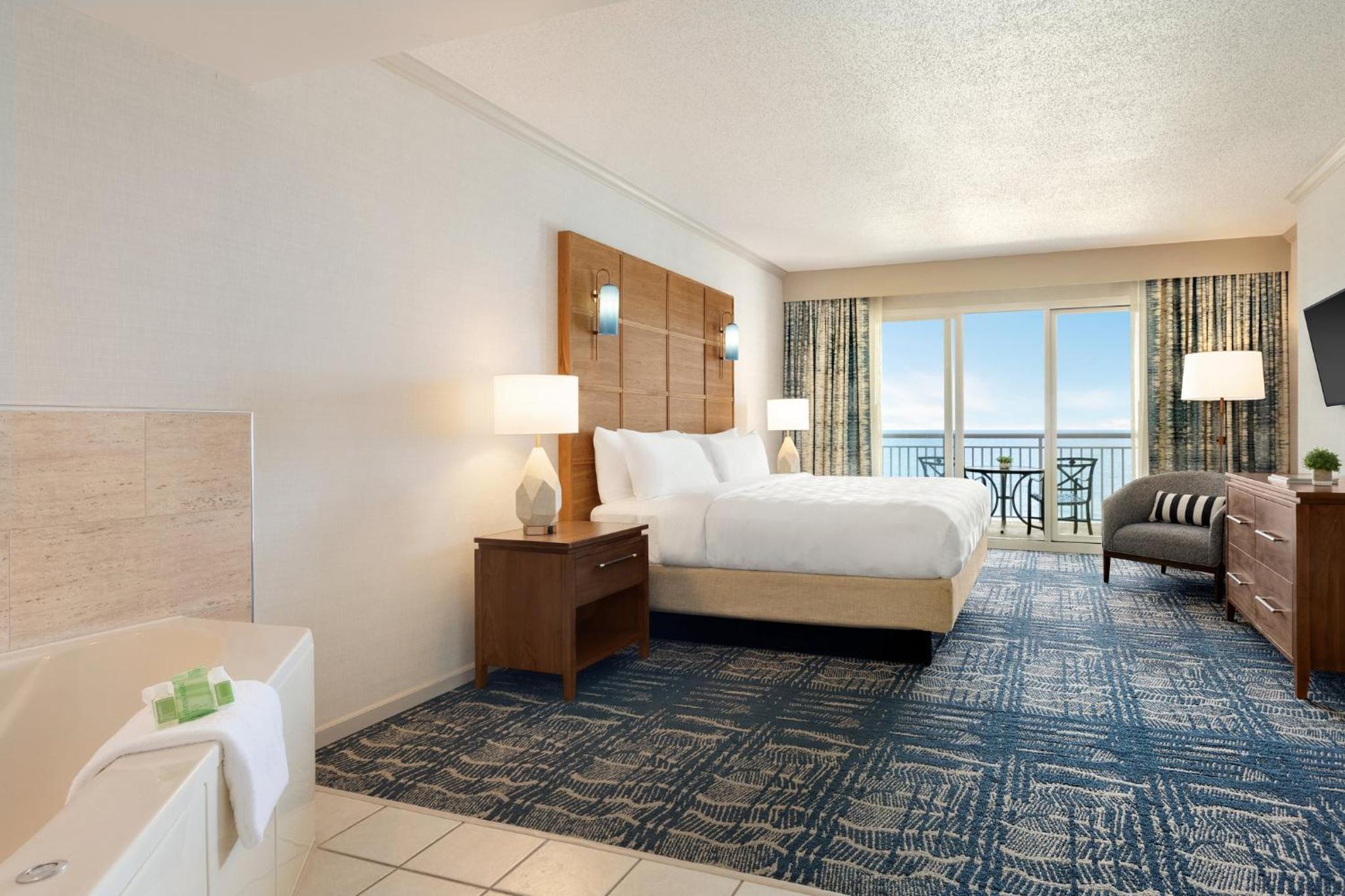 Superior King Suite - Non-Smoking - Photo 8