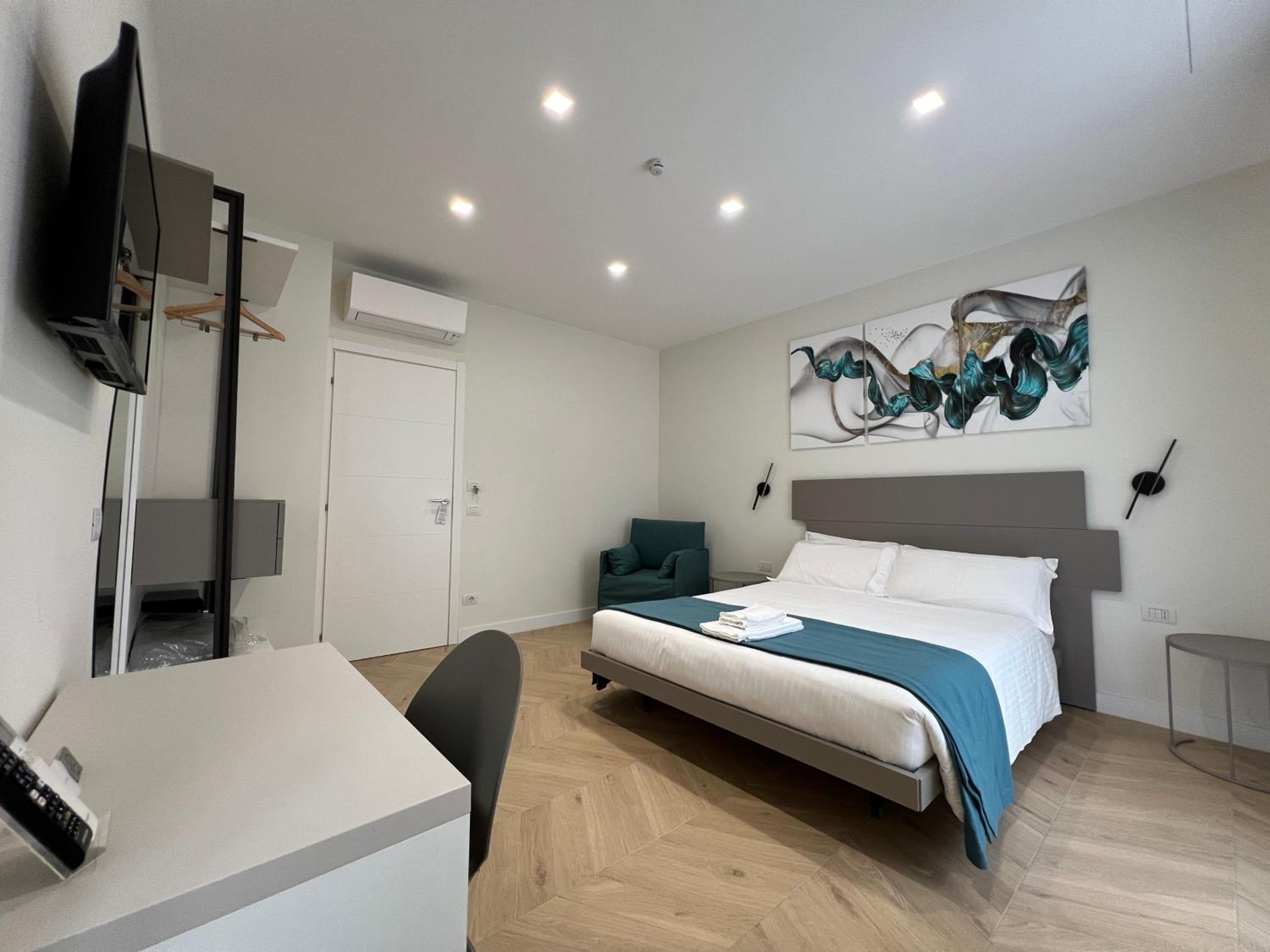 Deluxe Double Room with Extra Bed photo 1