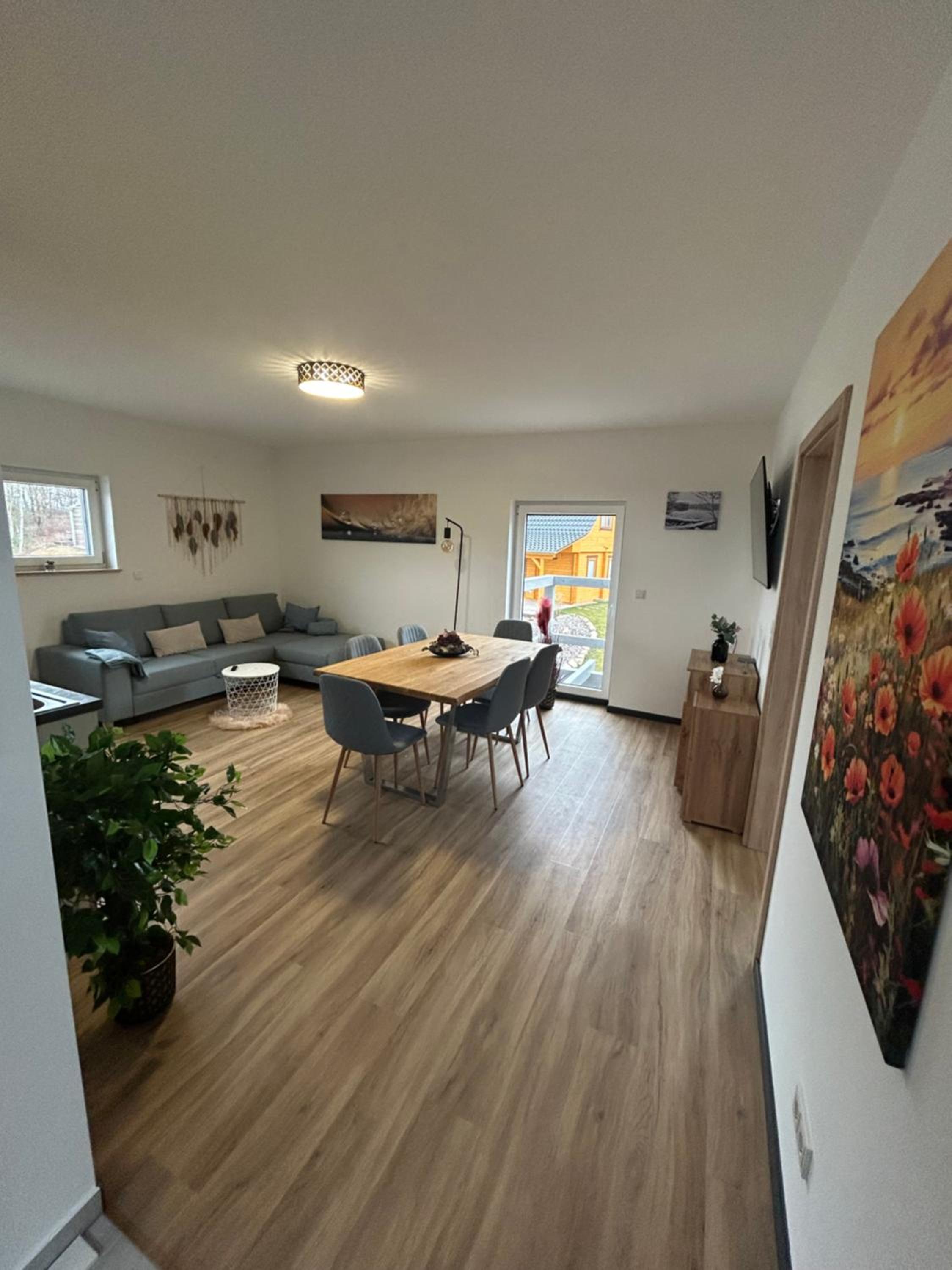 Apartment with Balcony photo 1