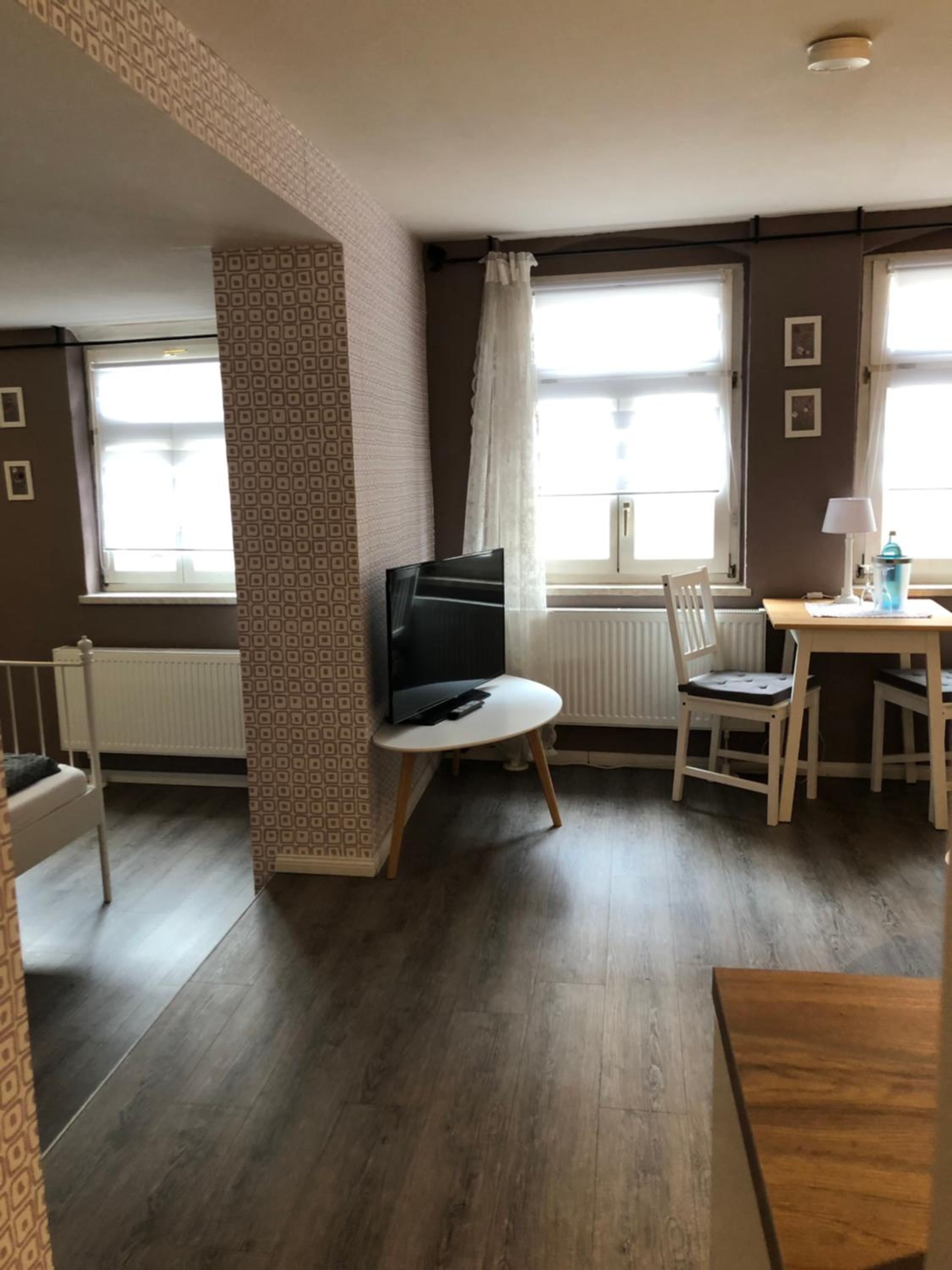 One-Bedroom Apartment - Photo 3