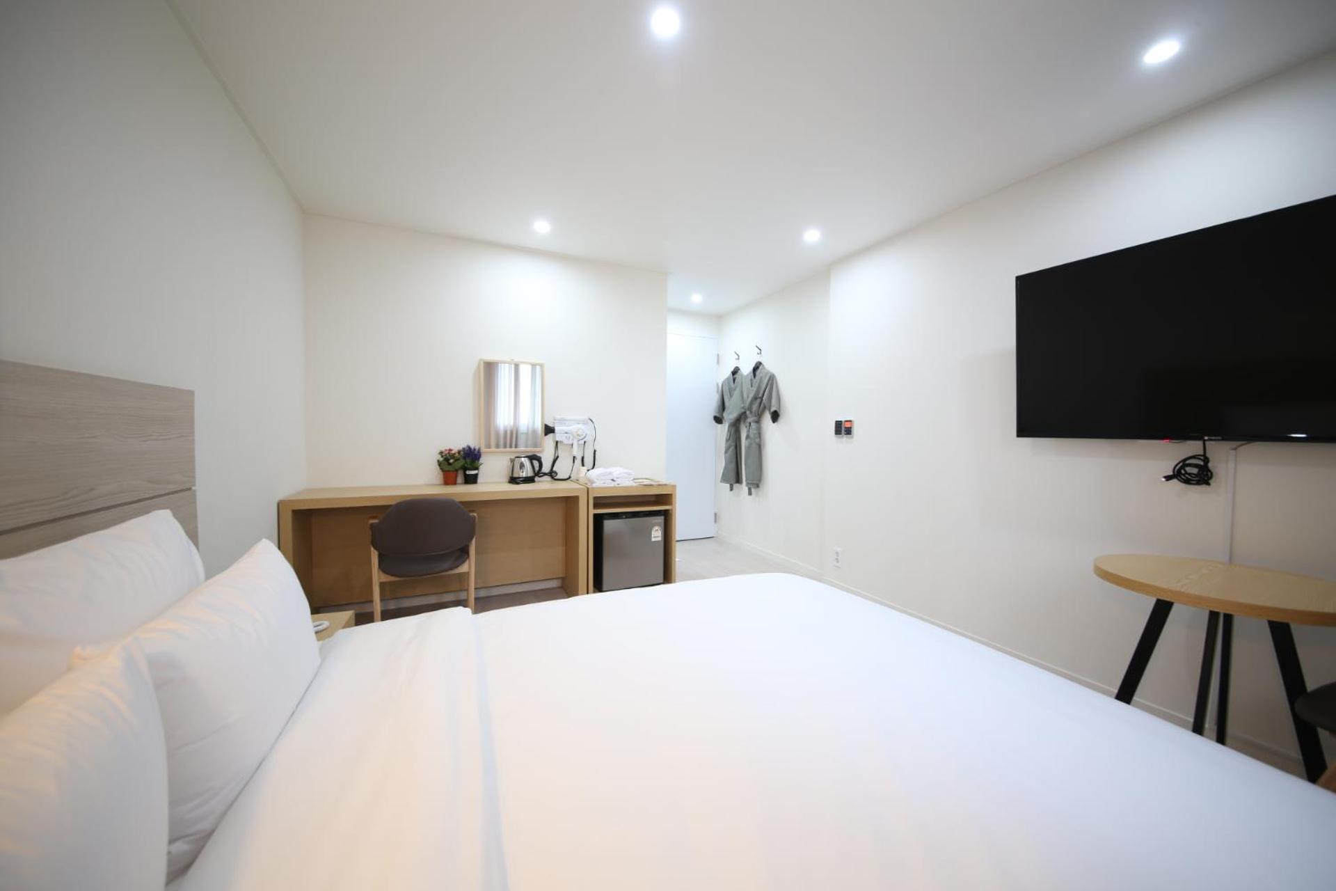 Standard Double Room photo 3
