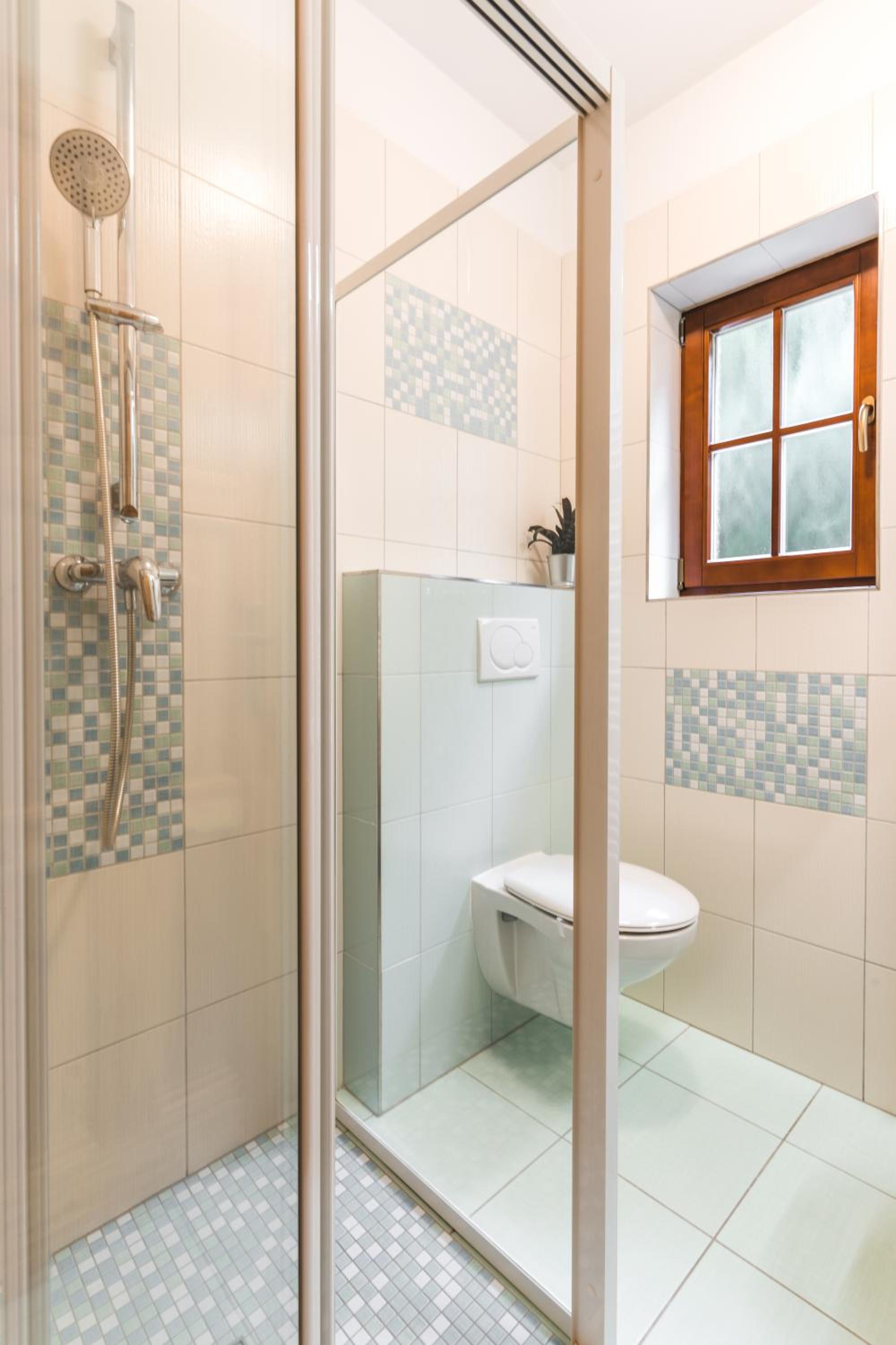 Twin Room with Bathroom - No Parking - Photo 10