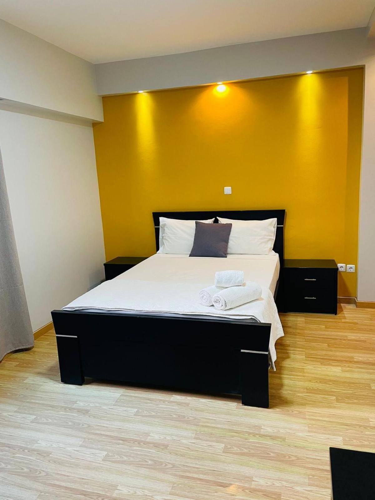 Double or Twin Room with Private Bathroom photo 3