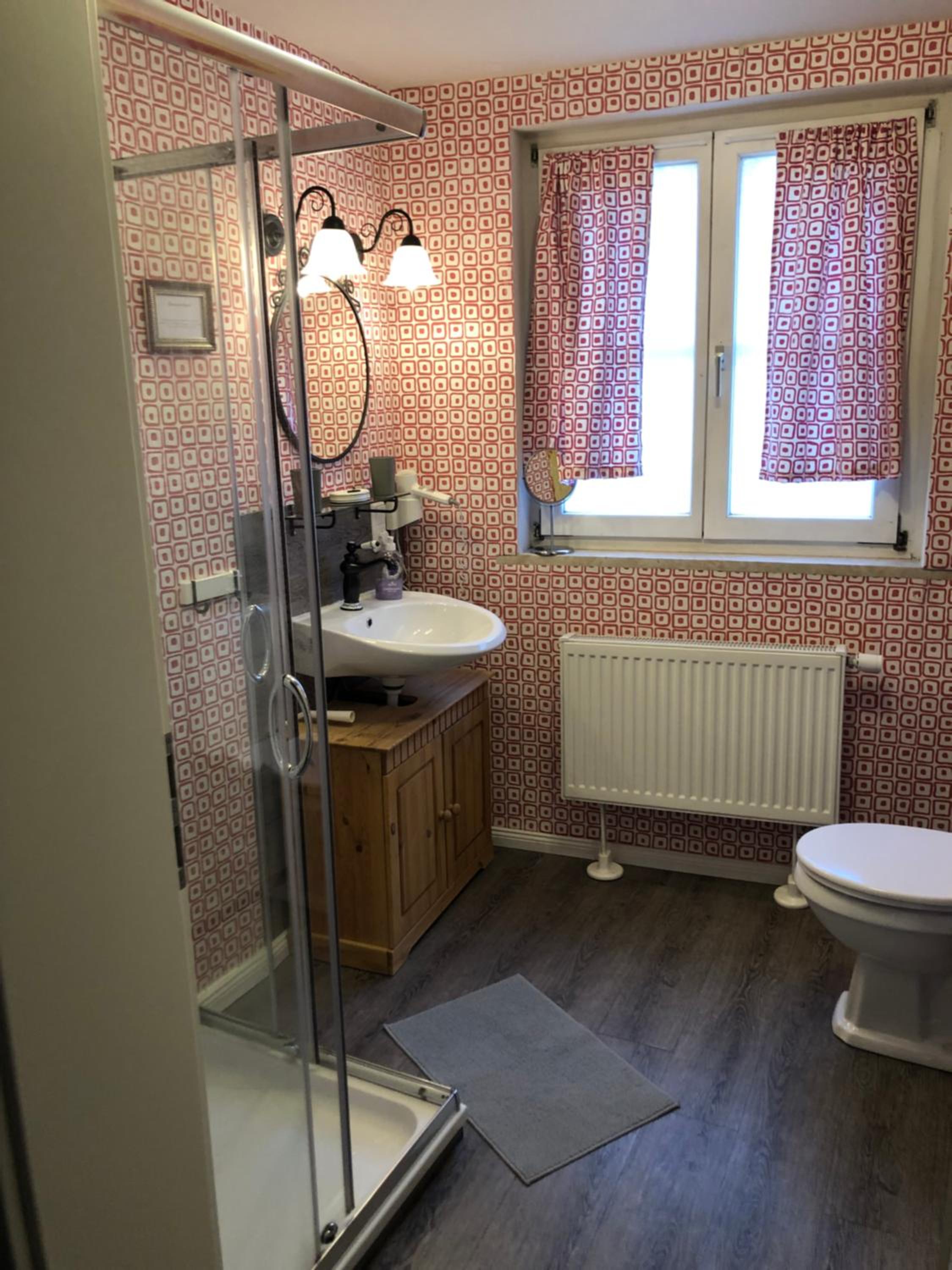 One-Bedroom Apartment - Photo 12