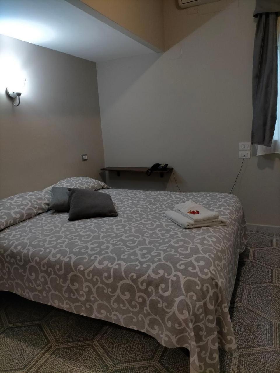 Economy Double Room photo 2