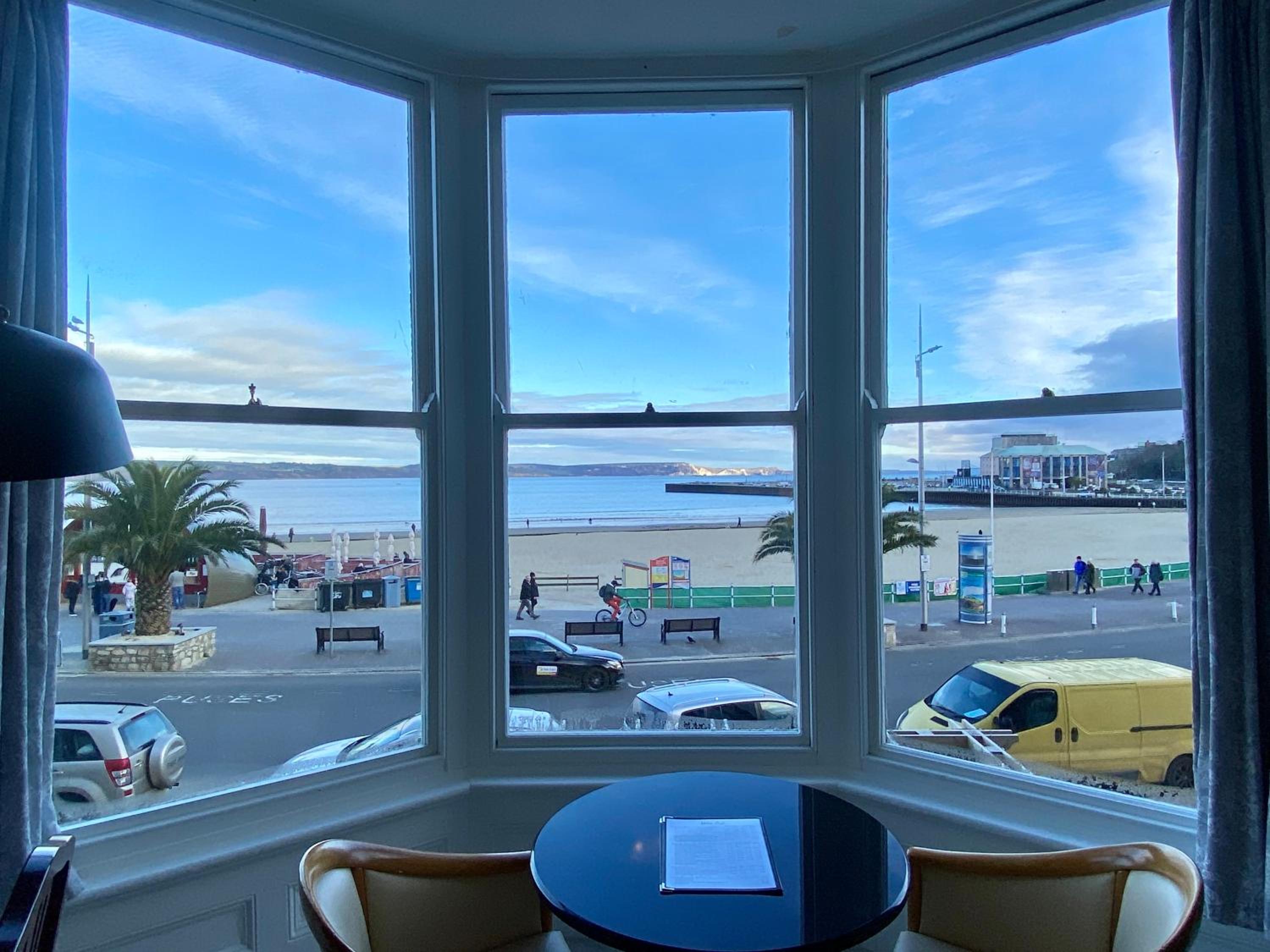 Deluxe Double Room with Side Sea View - Photo 12