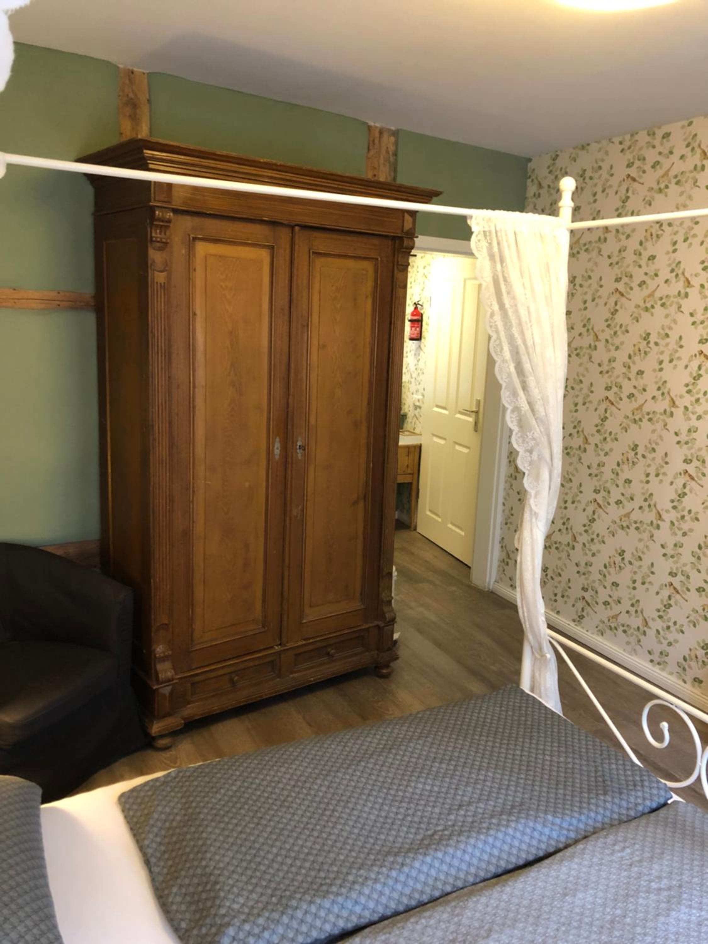 Double Room - Photo 12