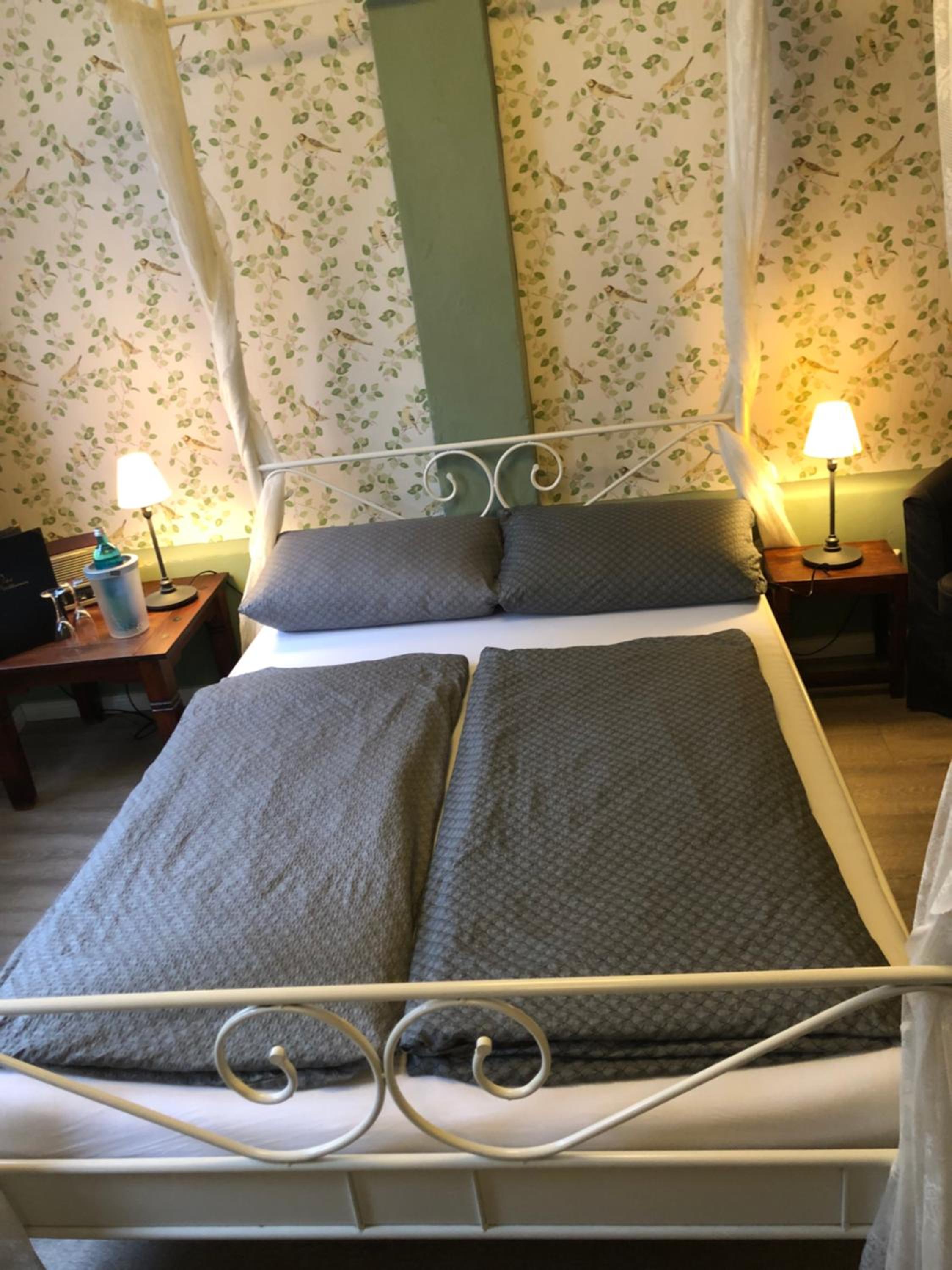 Double Room - Photo 5