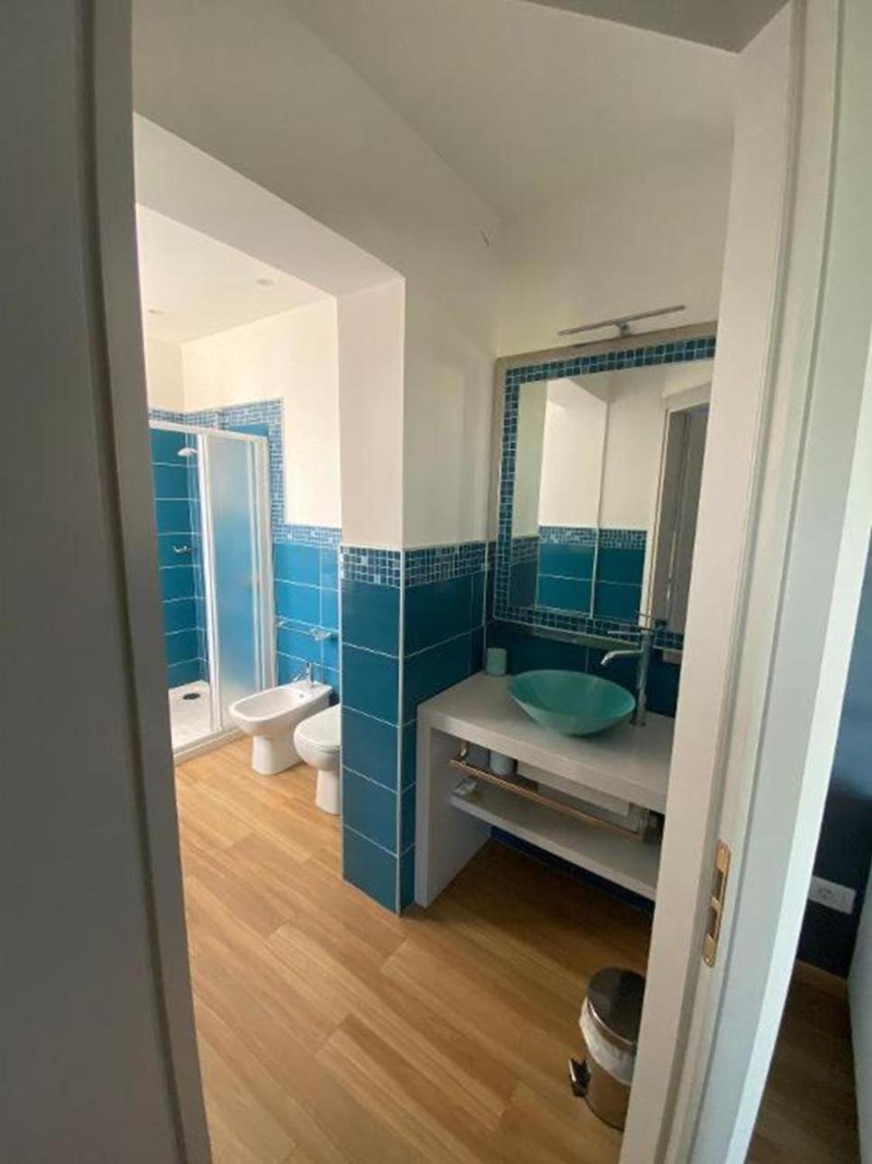 Deluxe Double Room with Shower - Photo 24