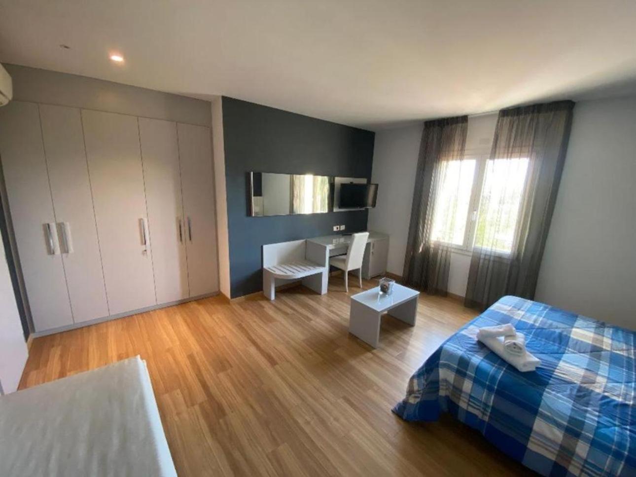 Junior Suite with Terrace - Photo 14