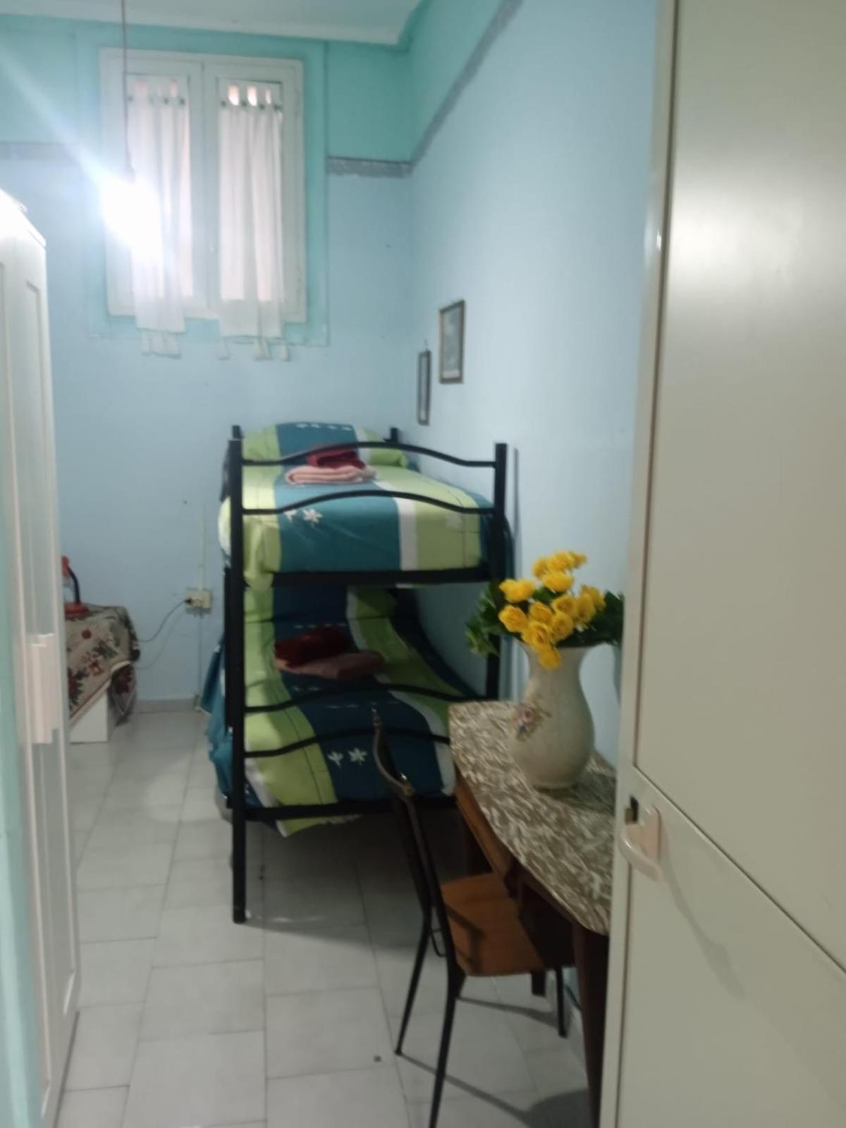 Mixed Dormitory Room photo 3