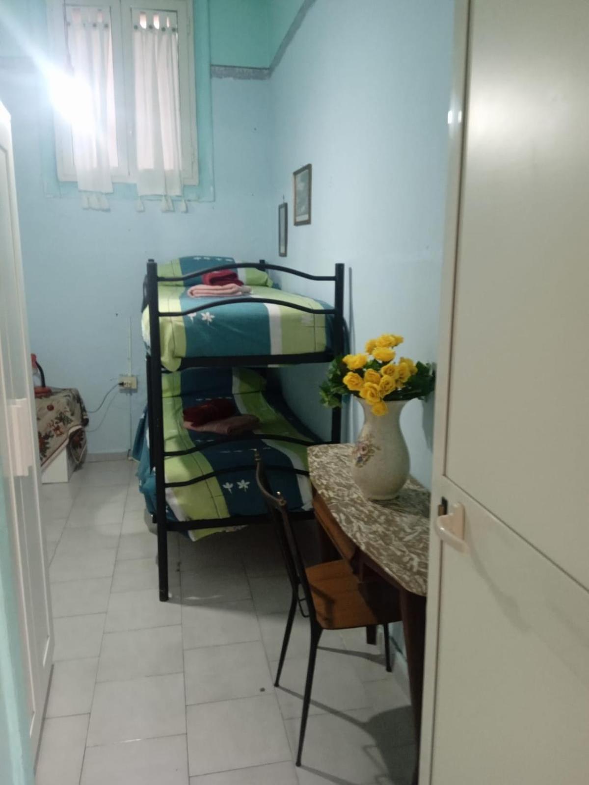 Mixed Dormitory Room photo 2