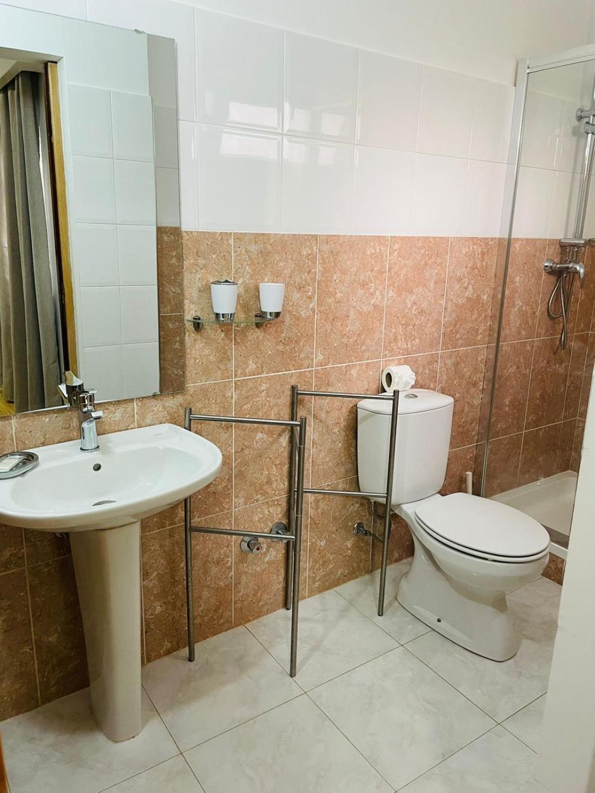 Double Room with Private Bathroom photo 2