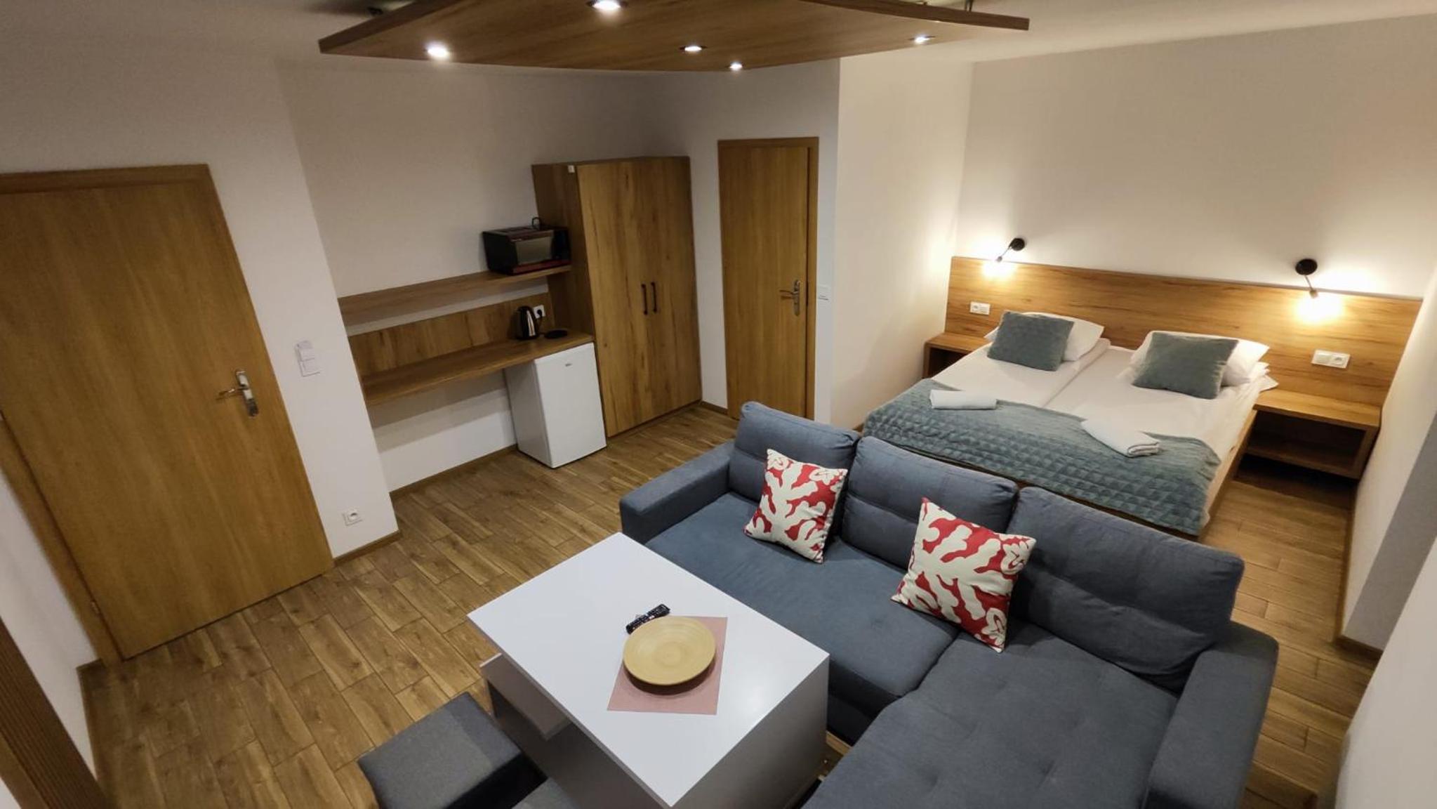 Deluxe Double Room with Balcony photo 3