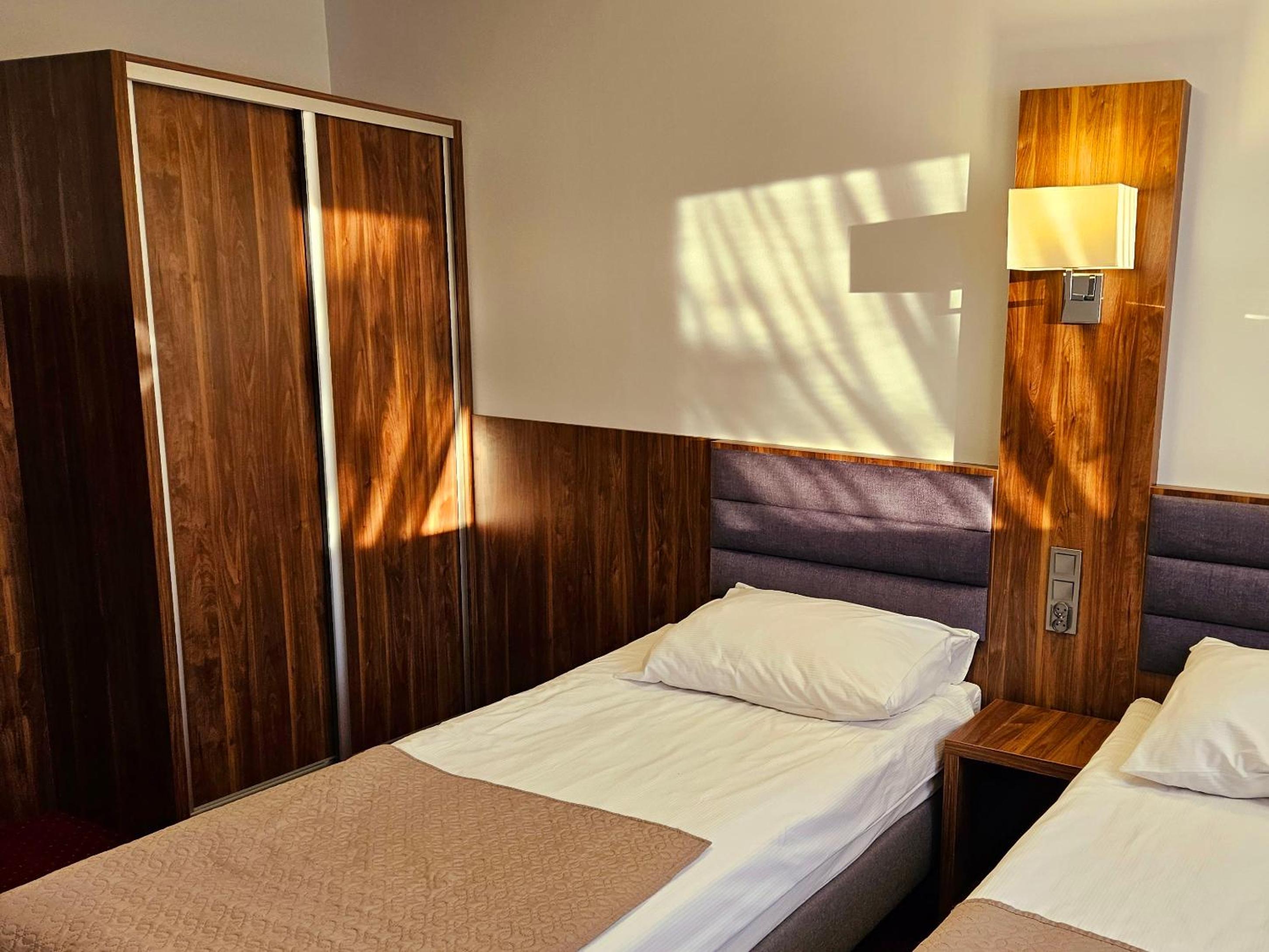 Double or Twin Room - Photo 22