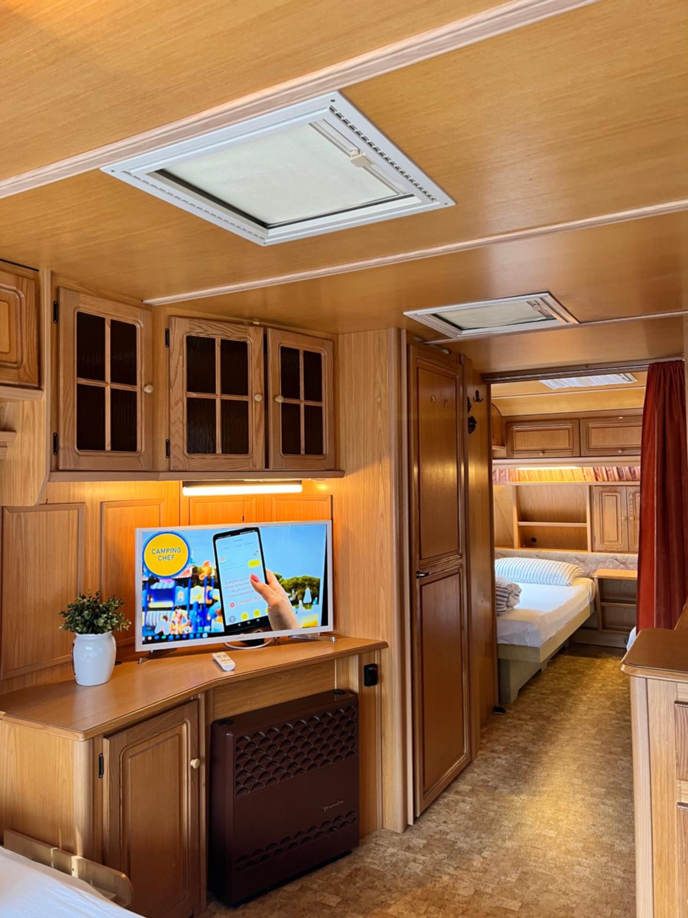 Caravan photo 2