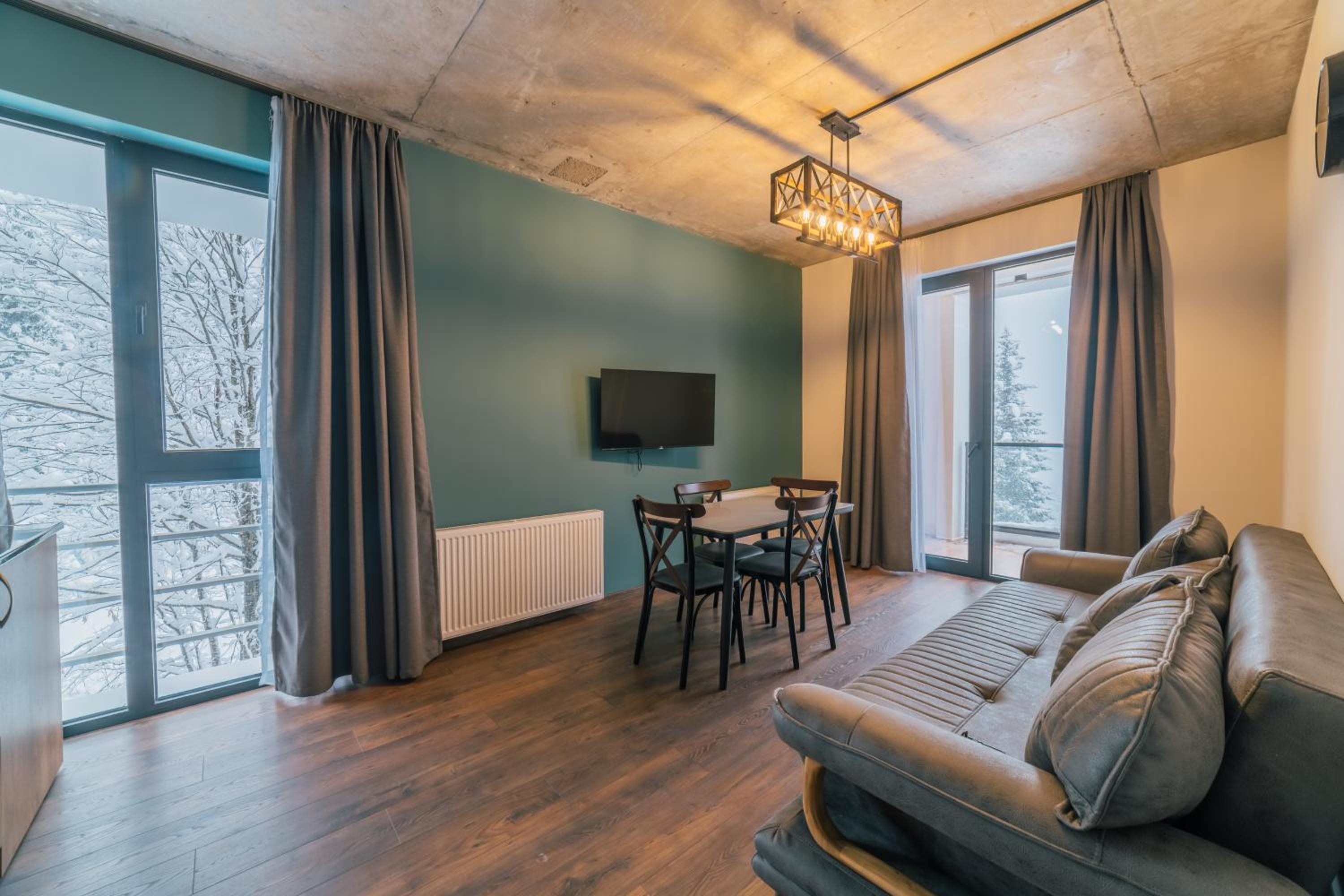 Deluxe Family Room