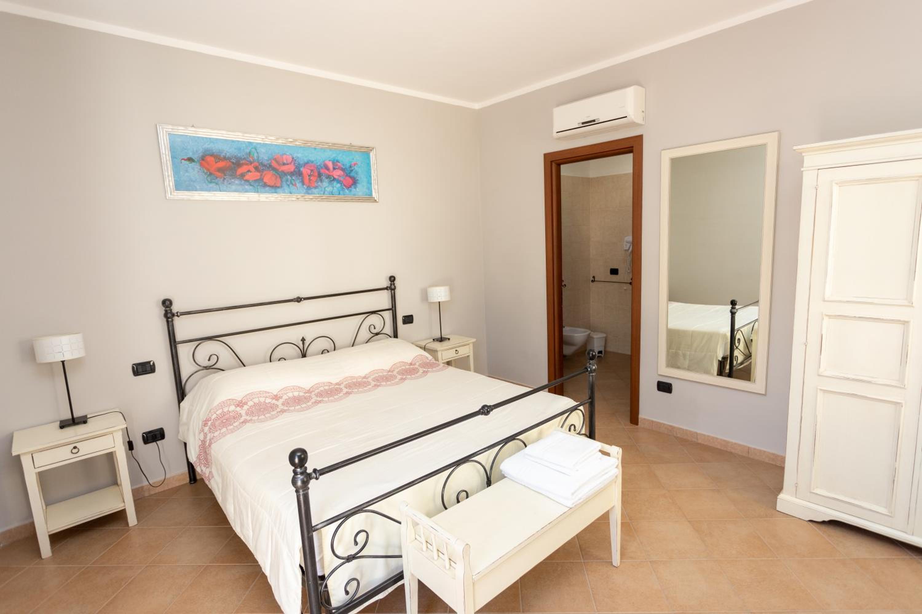 Double Room - Photo 1
