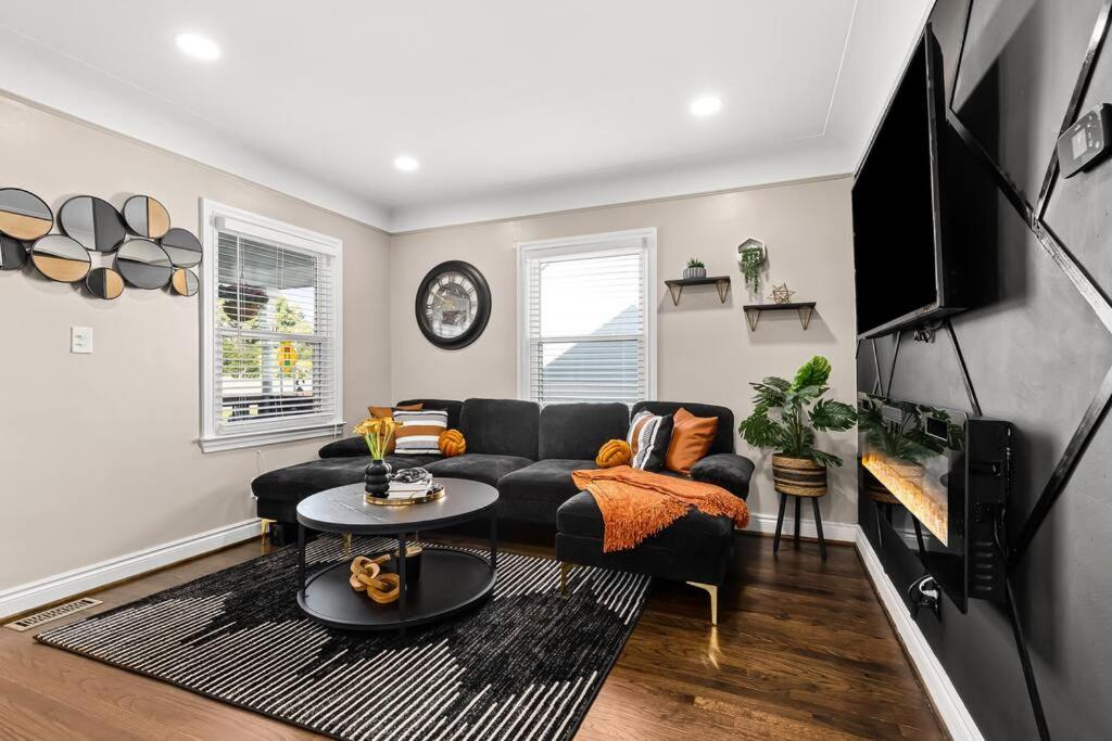 Three-Bedroom House photo 1