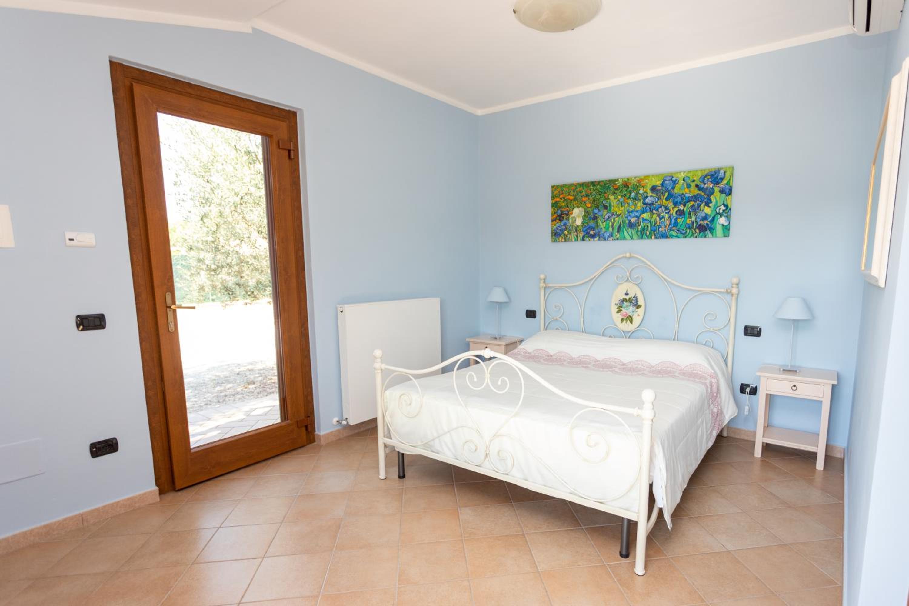 Double Room - Photo 3