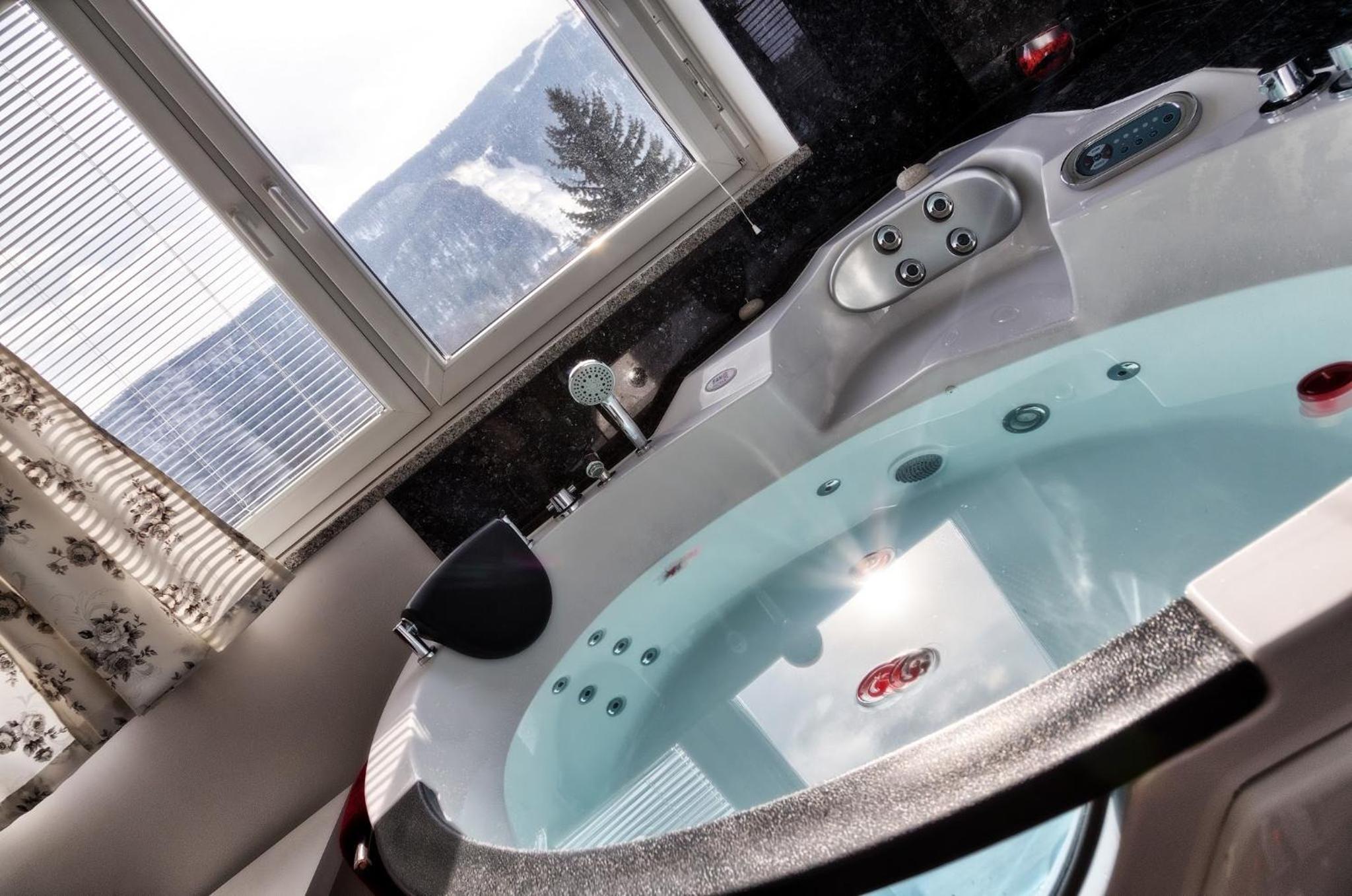 Deluxe Double Room with Spa Bath  - Photo 3