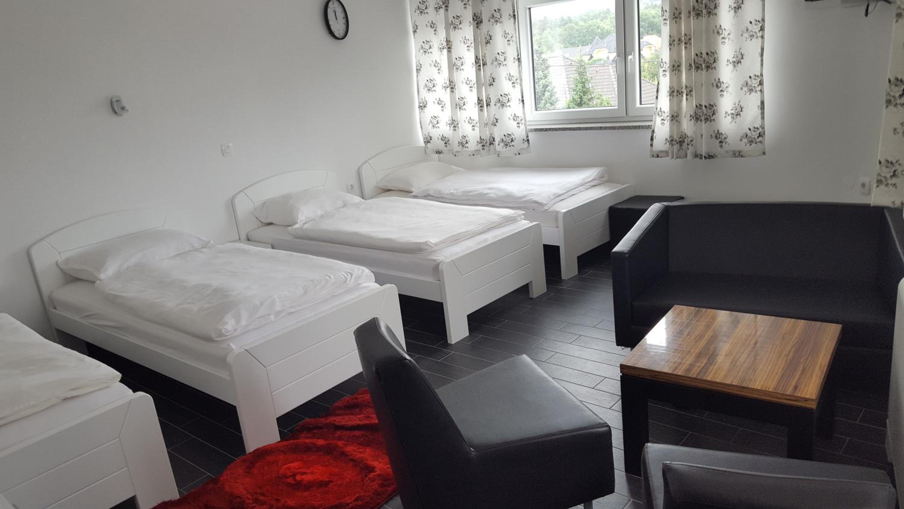 Quadruple Room with Mountain View - Photo 2