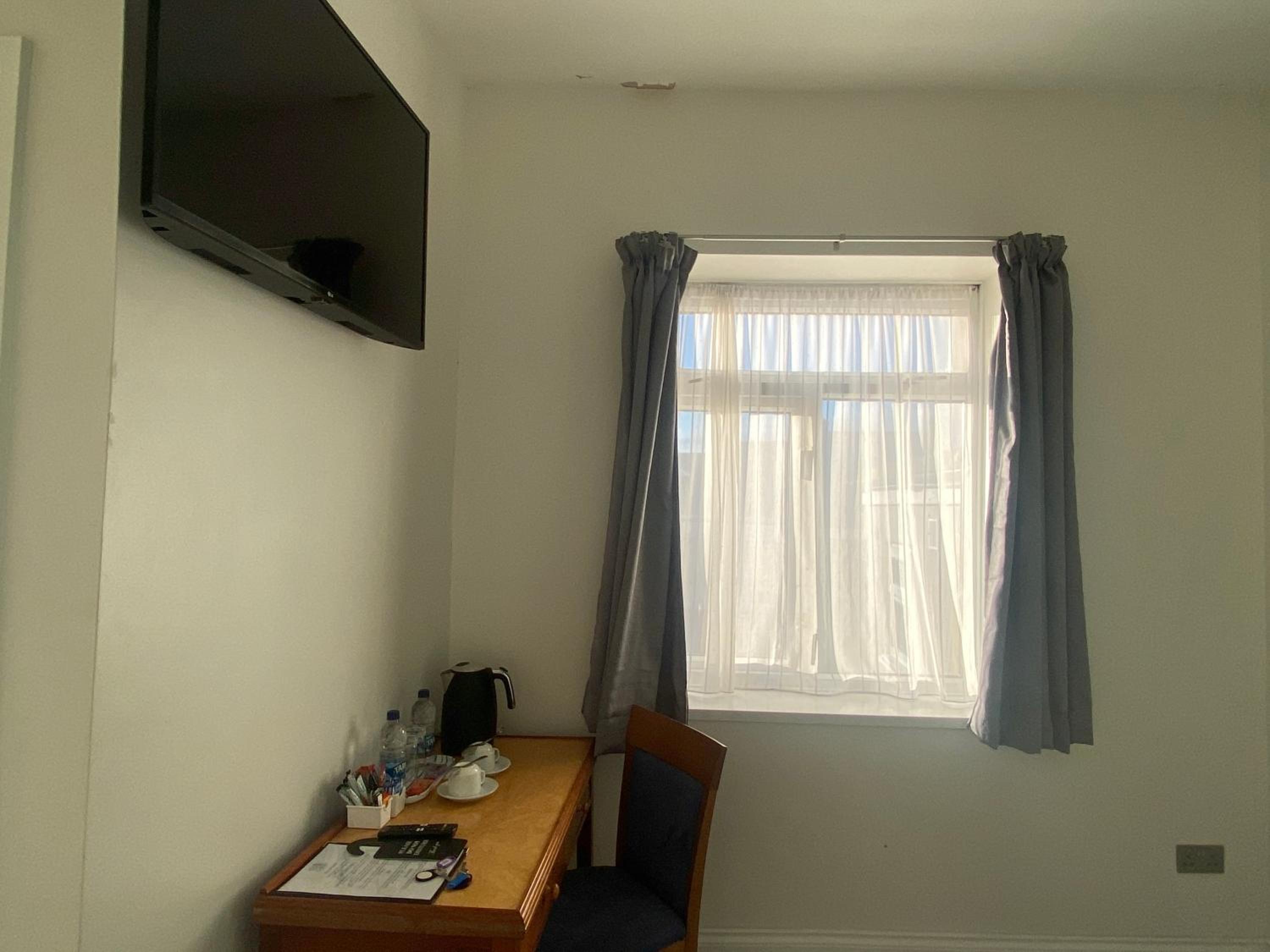 Double Room - Photo 5