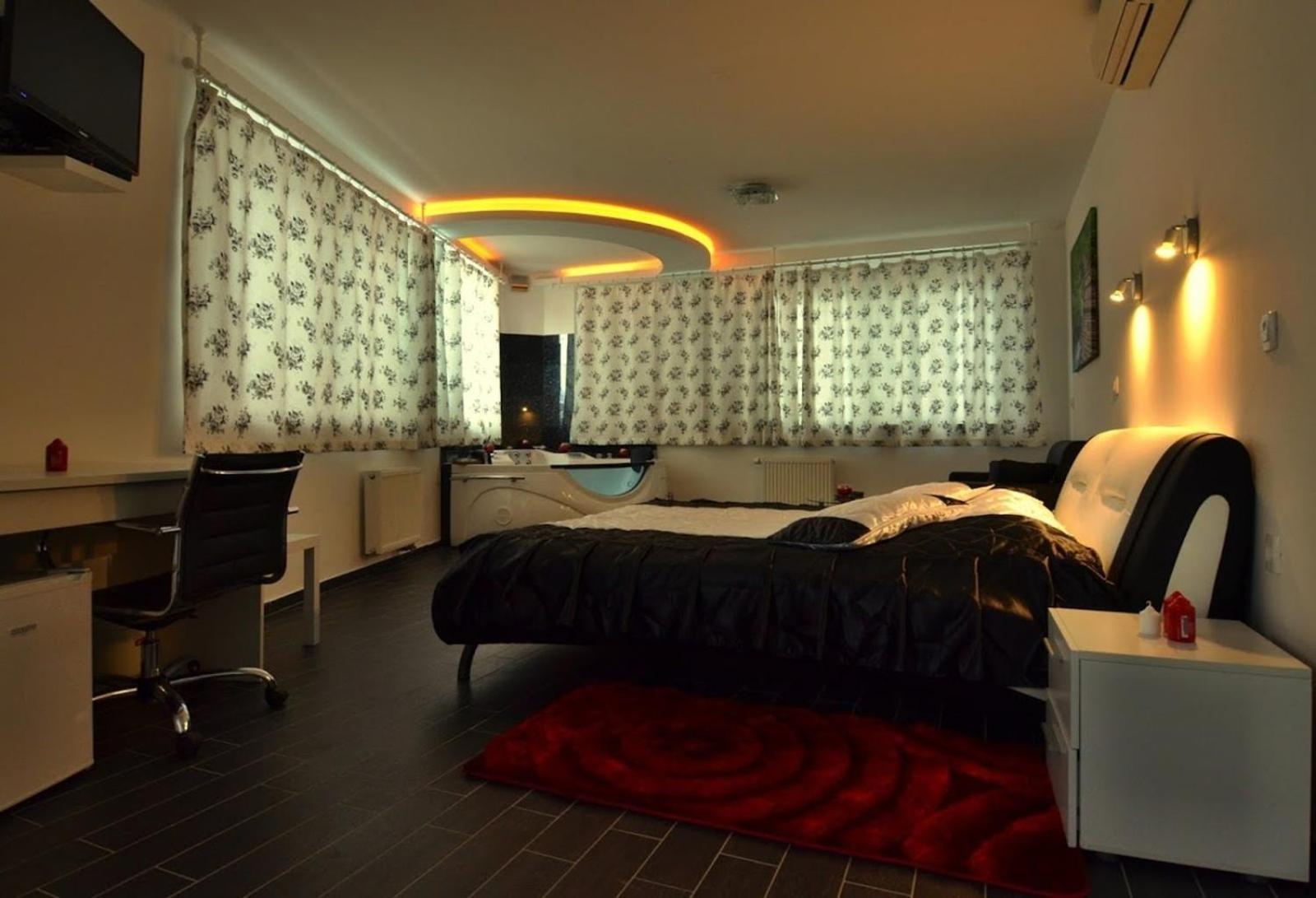 Deluxe Double Room with Spa Bath  - Photo 5