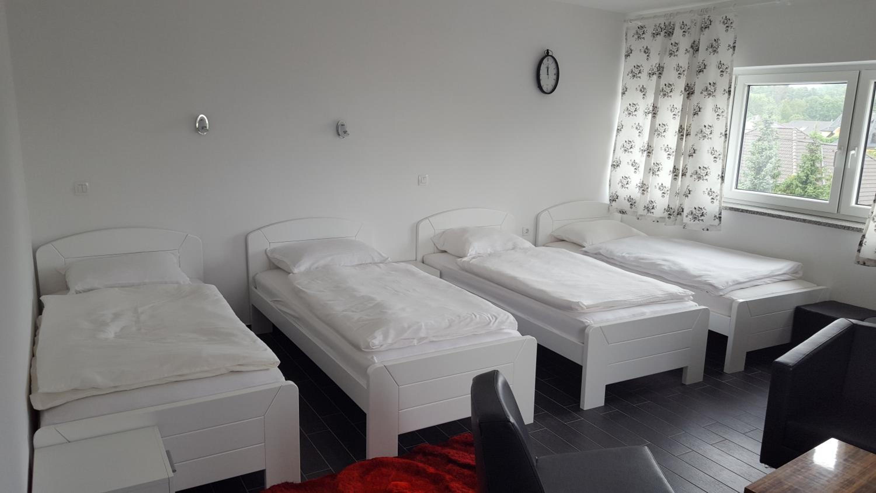 Quadruple Room with Mountain View - Photo 4