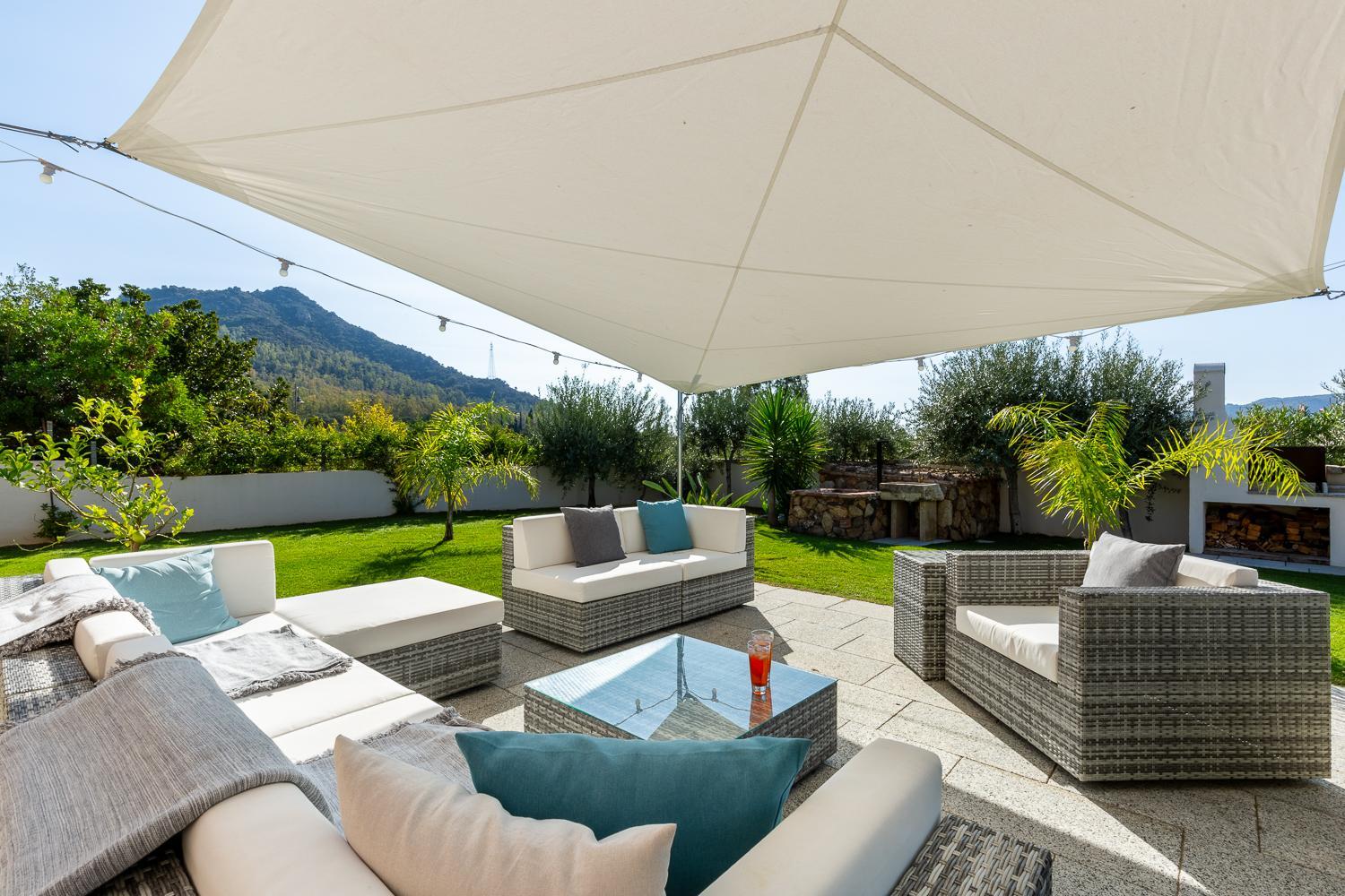 Villa photo 2