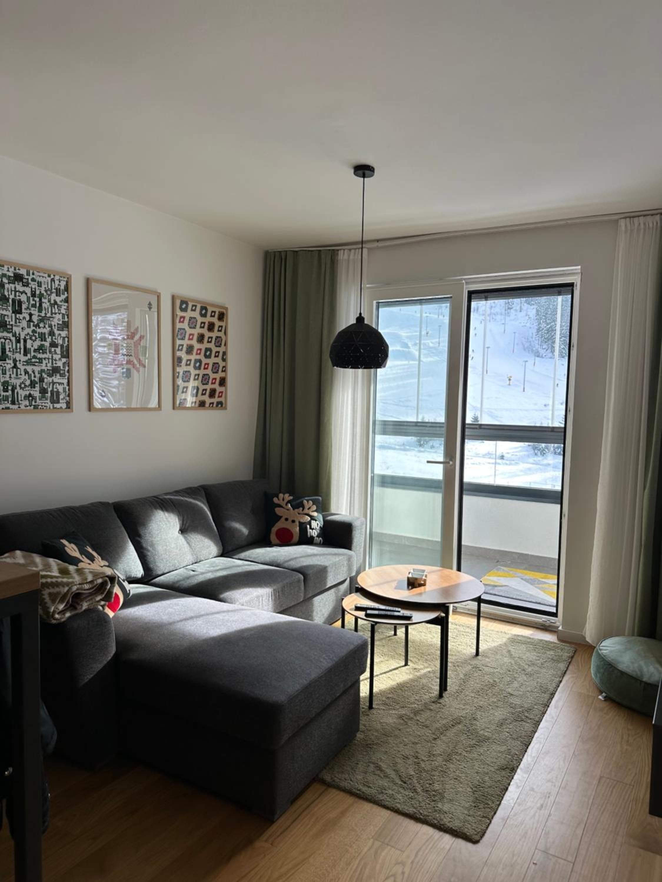 One-Bedroom Apartment photo 1