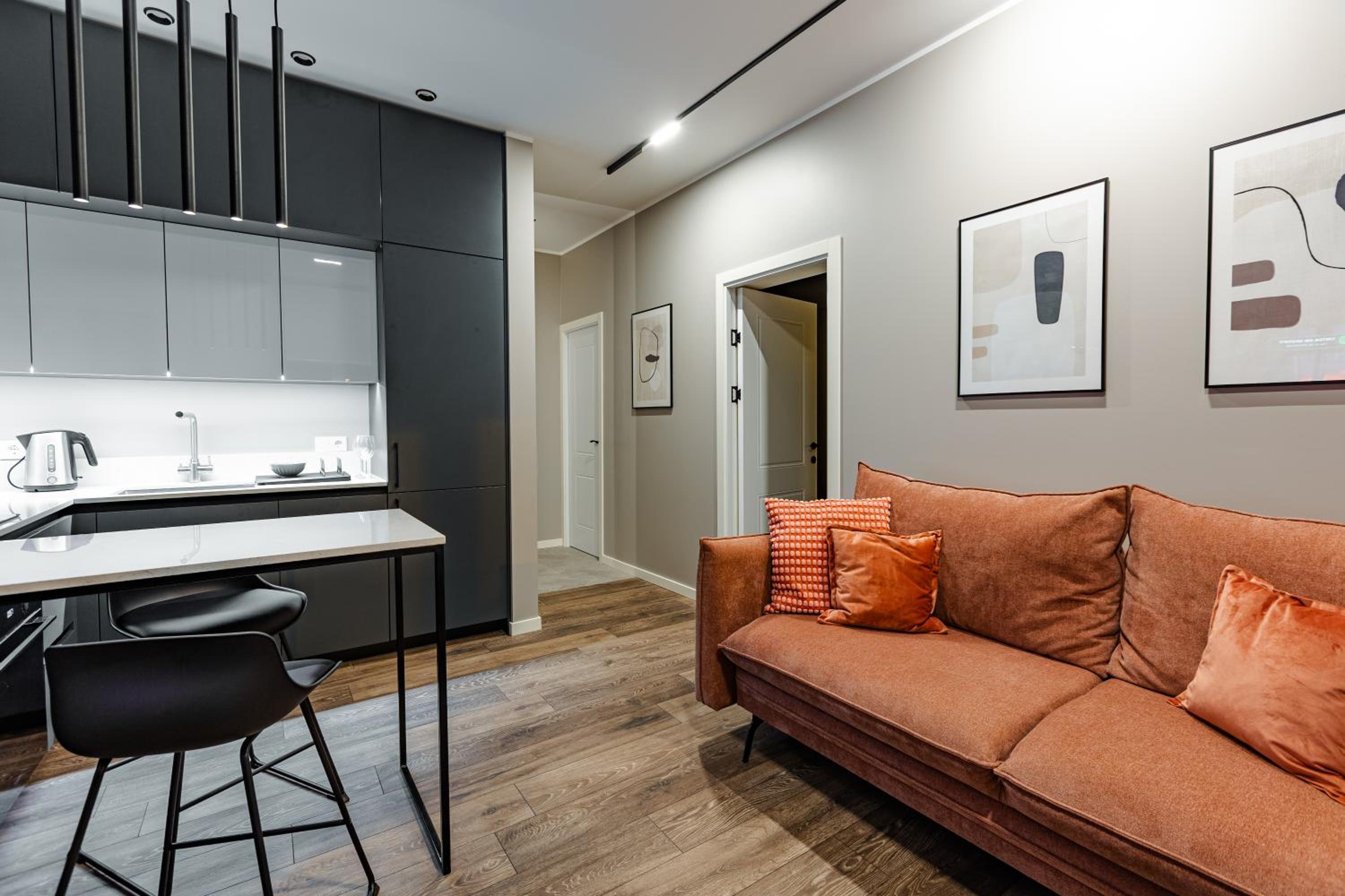 One-Bedroom Apartment photo 1