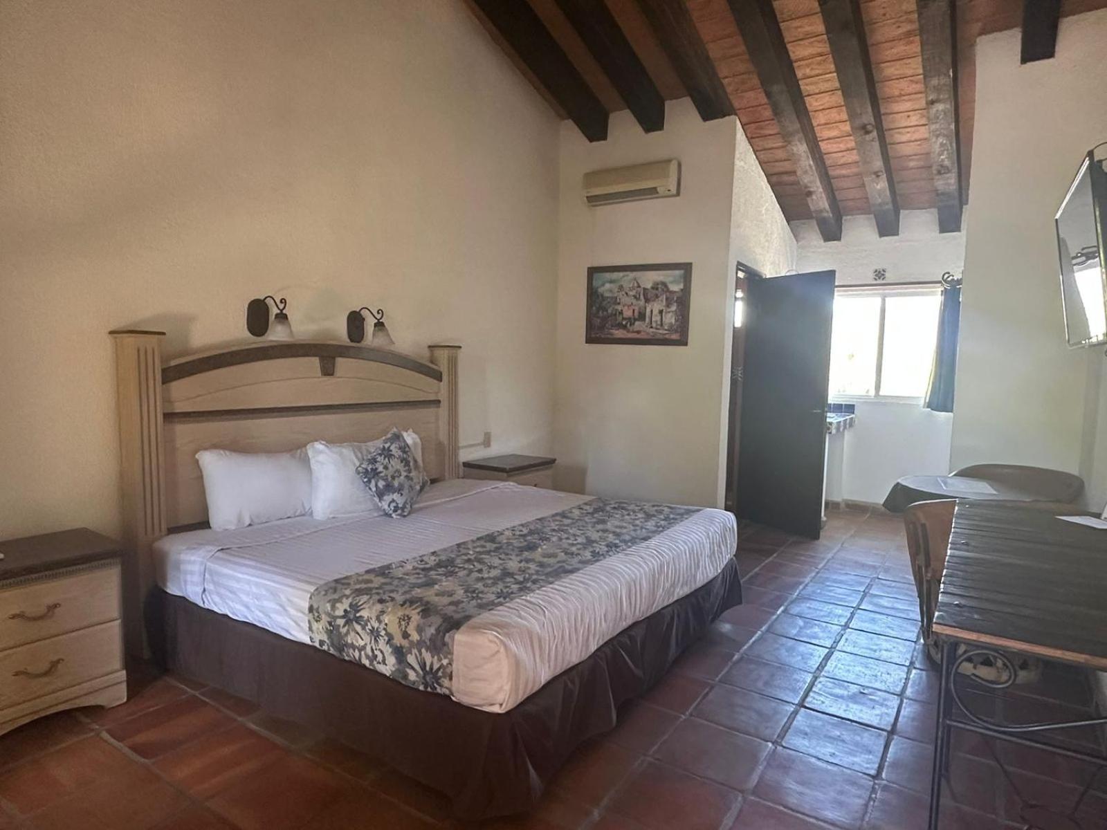 Large Double or Twin Room
