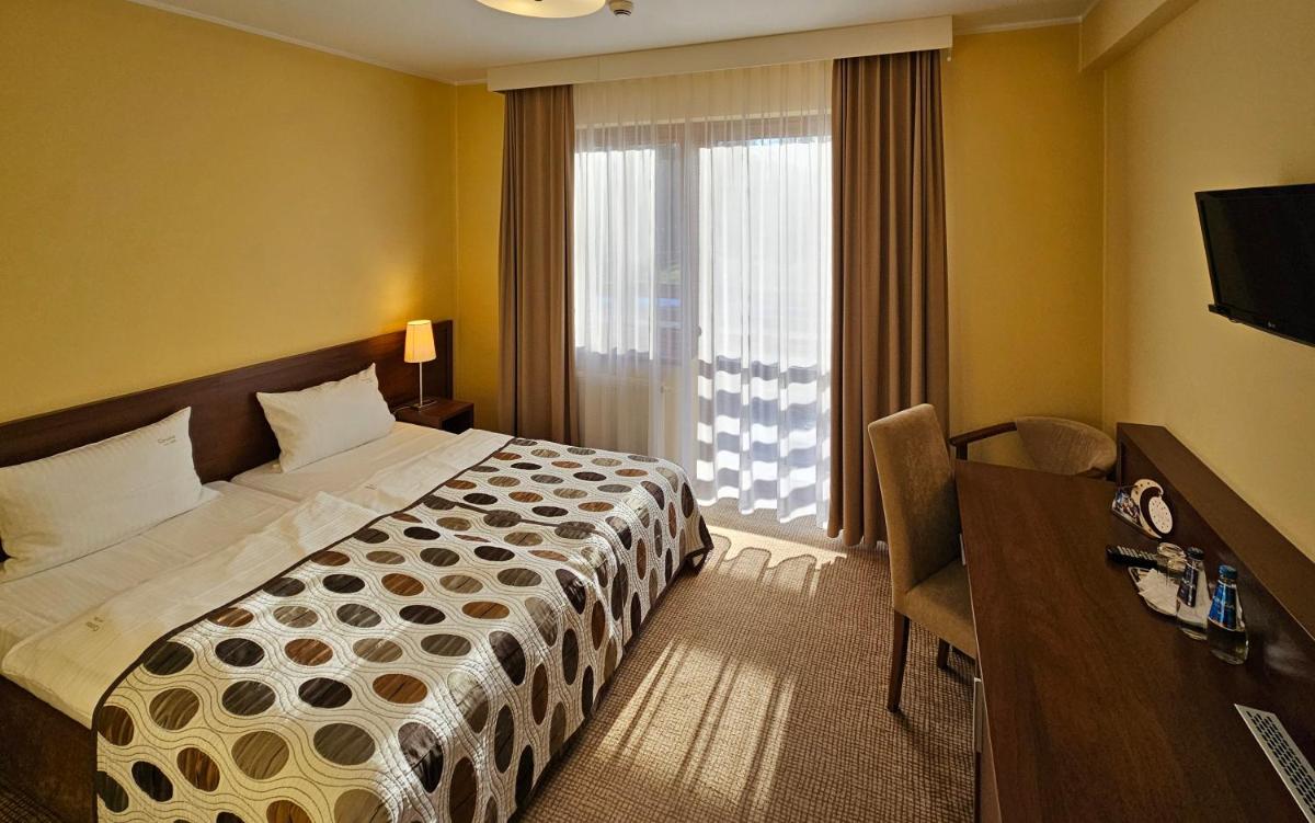 Double Room with Patio photo 3