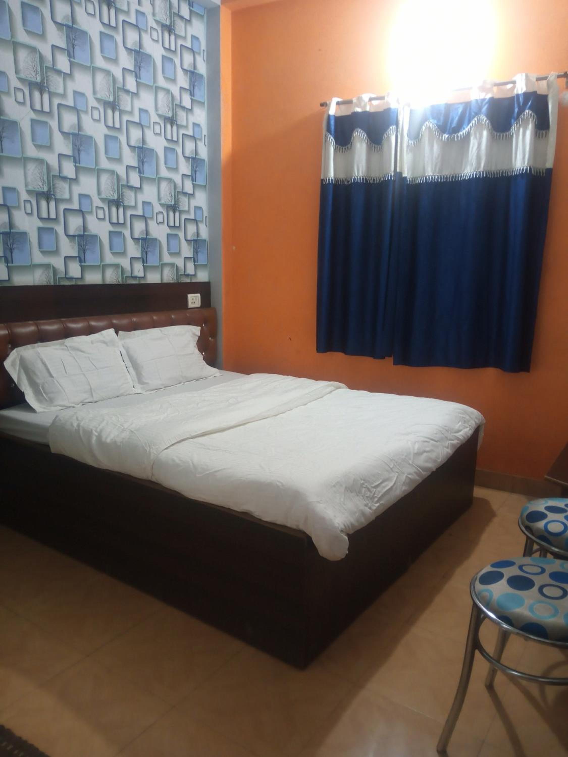 Standard Double Room with Fan - Photo 1