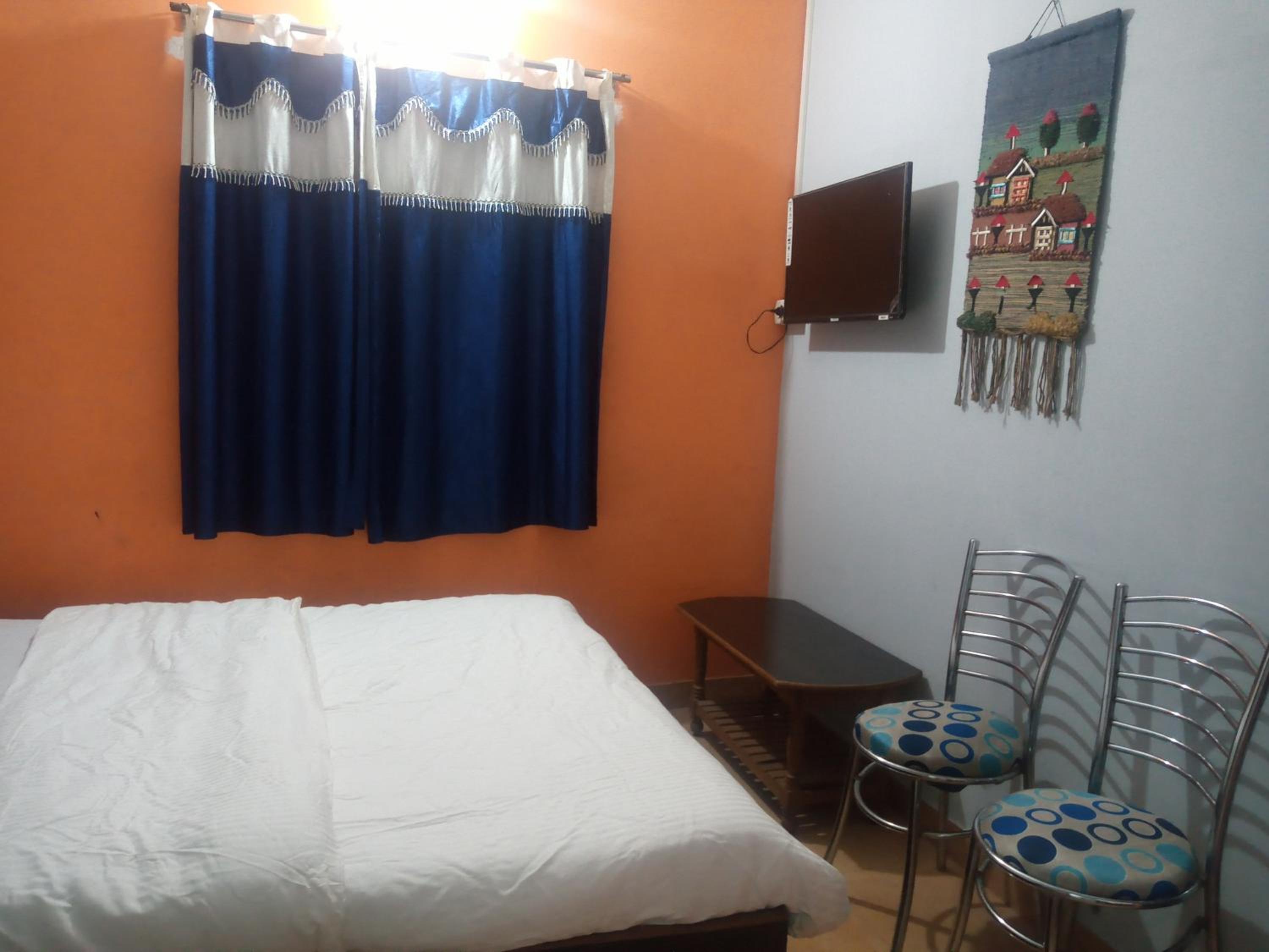 Standard Double Room with Fan - Photo 9