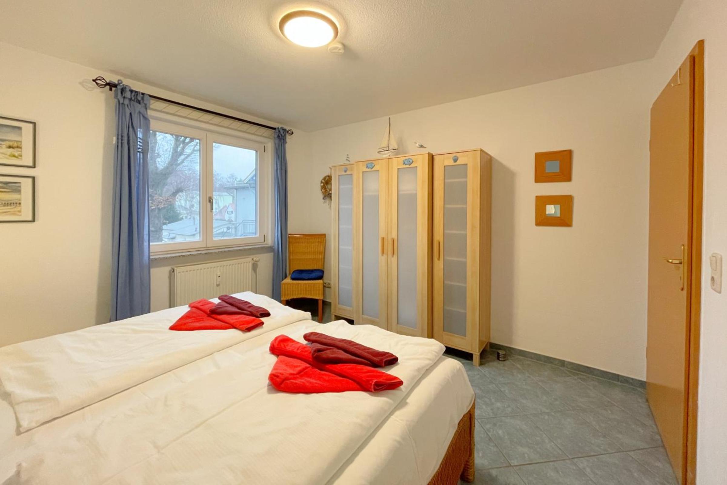 Apartment with Balcony photo 2