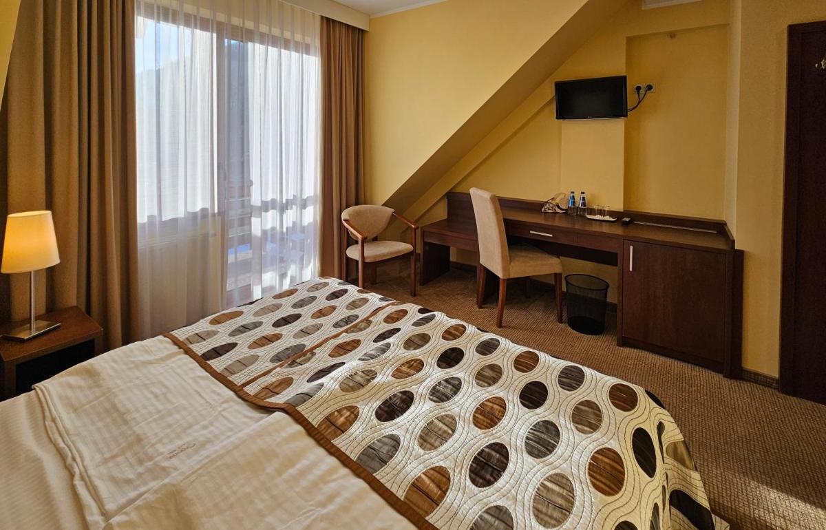 Double Room with Balcony photo 3