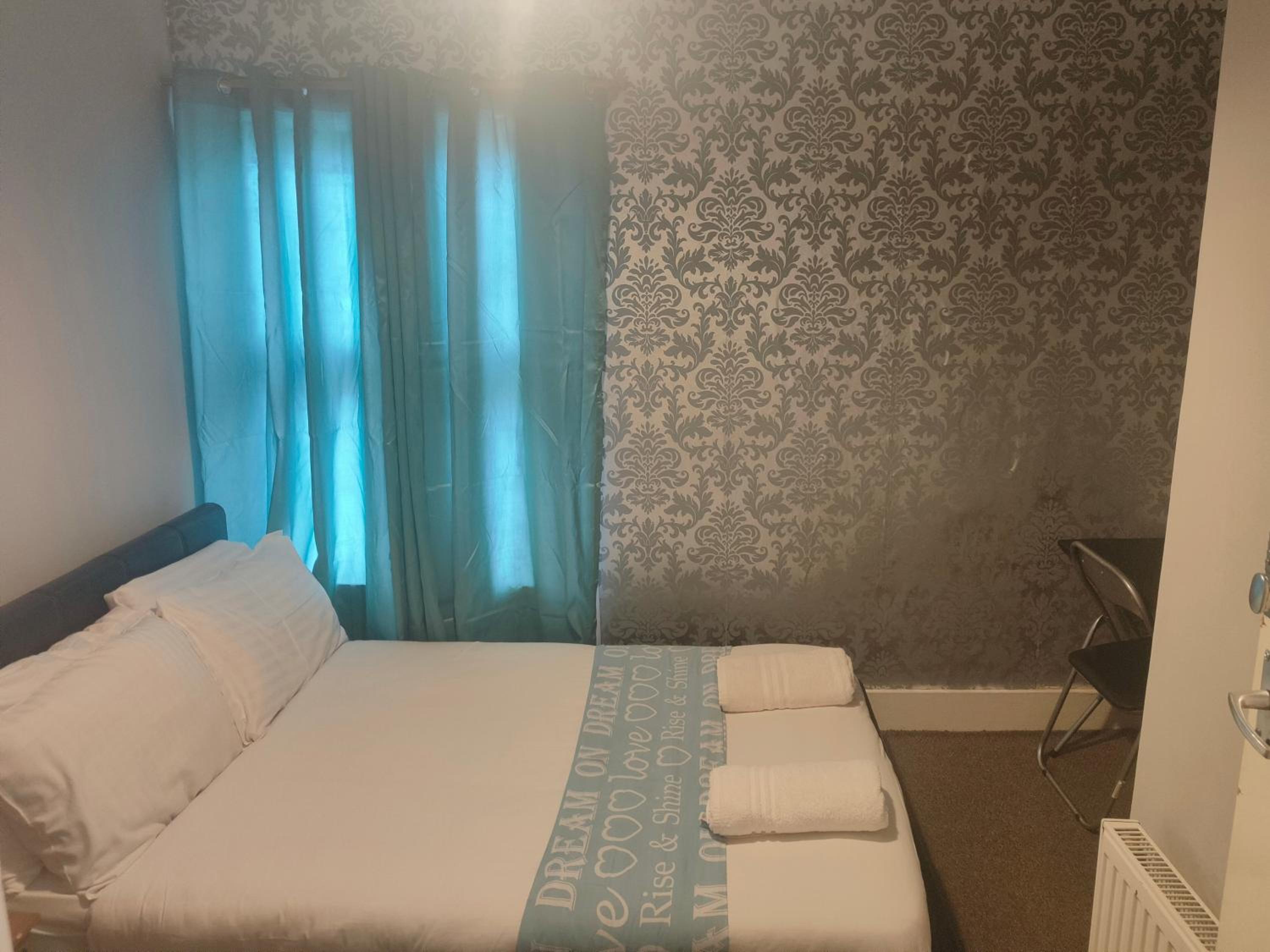 Double Room - Photo 5