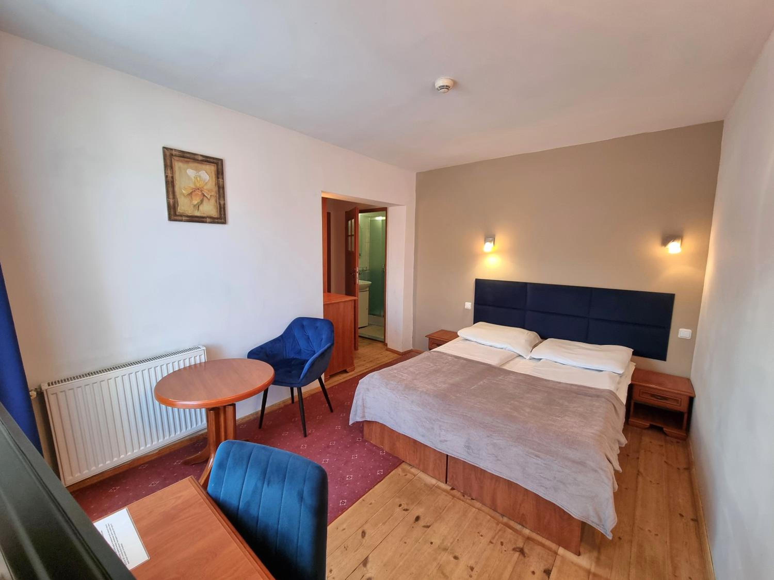Double Room with Balcony - Photo 5