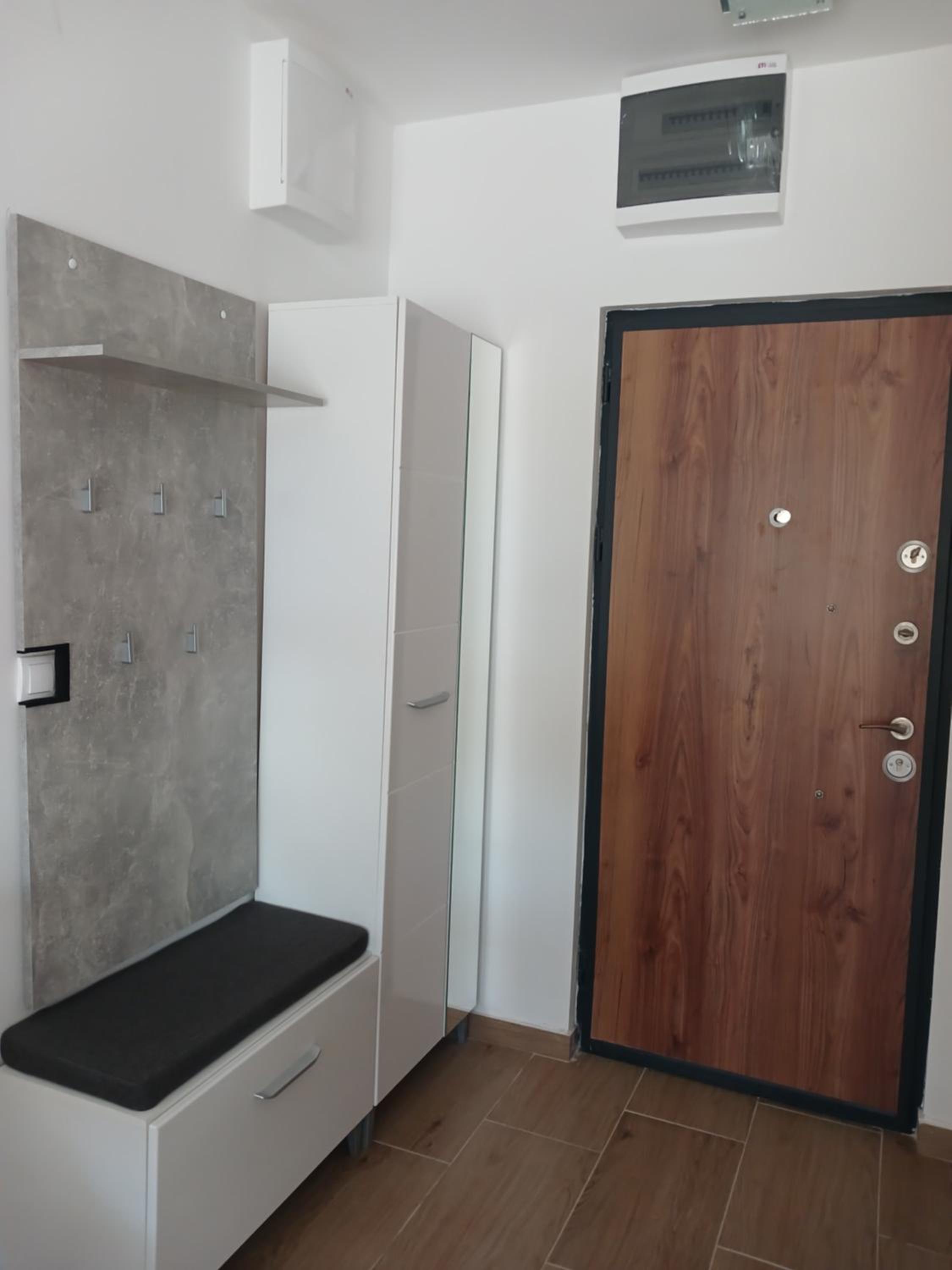One-Bedroom Apartment photo 2