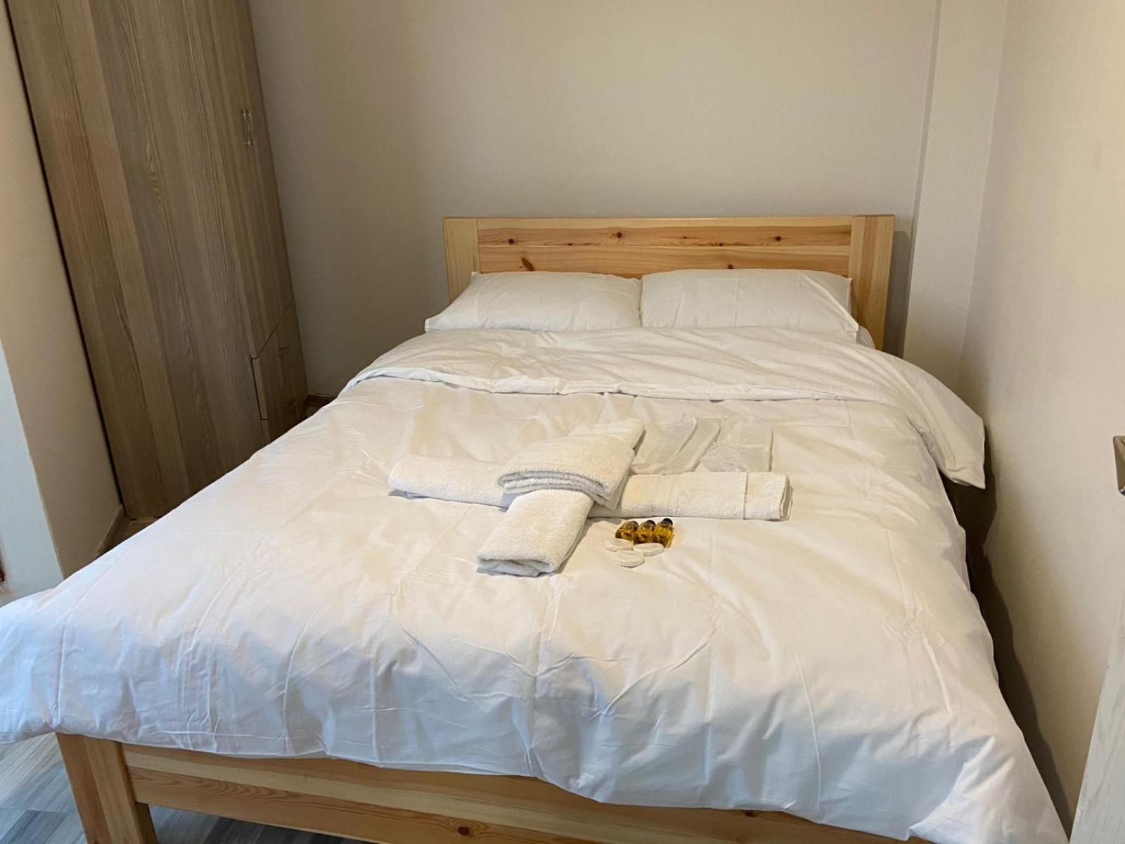Deluxe King Suite photo 1