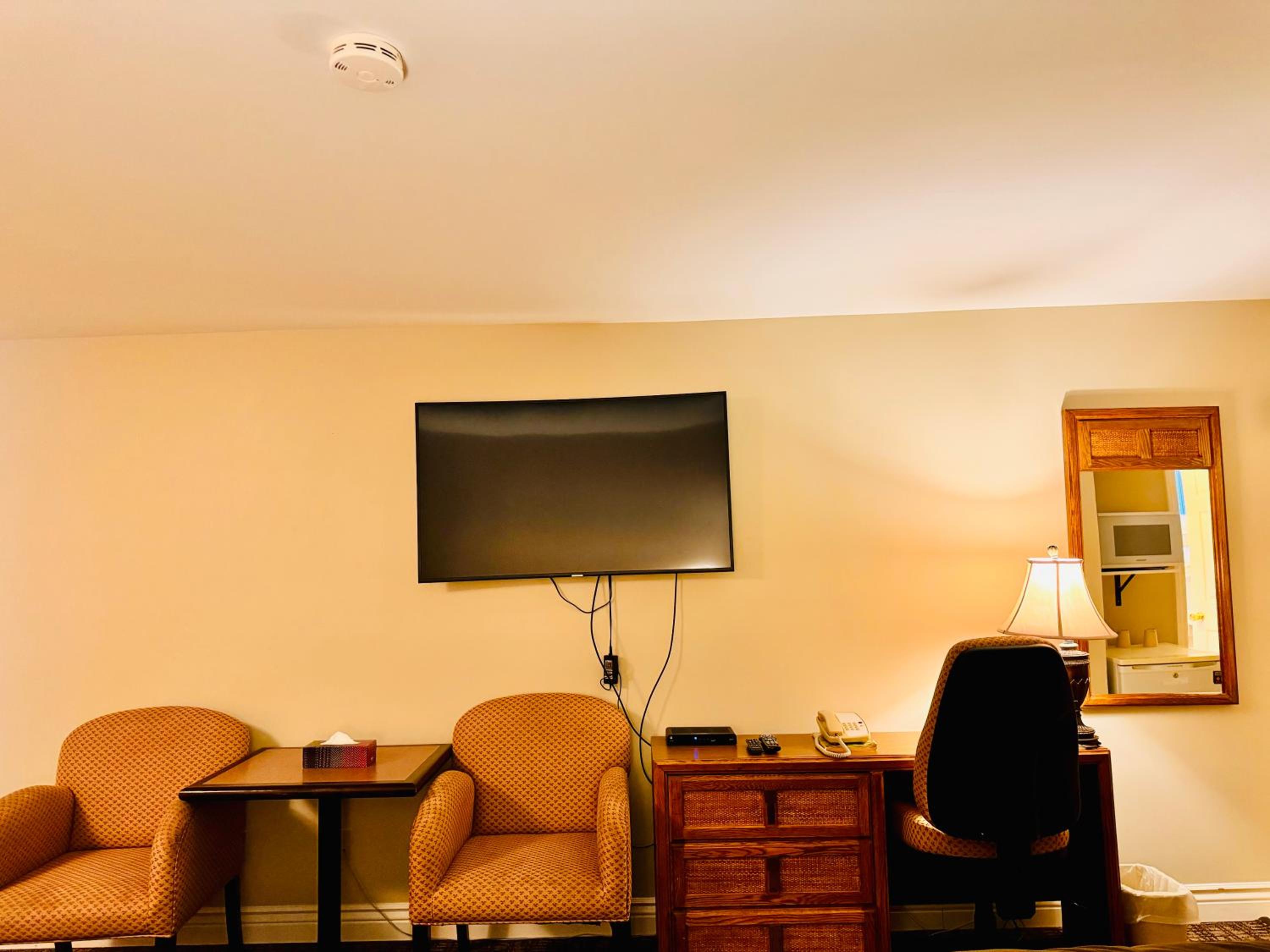 Family Room - Photo 11