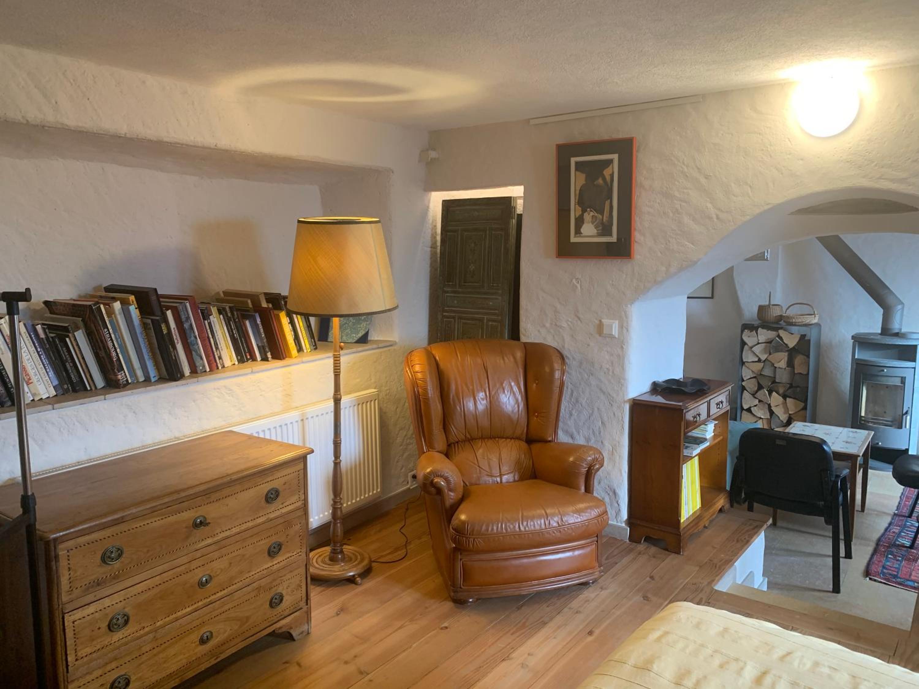 One-Bedroom Apartment photo 2