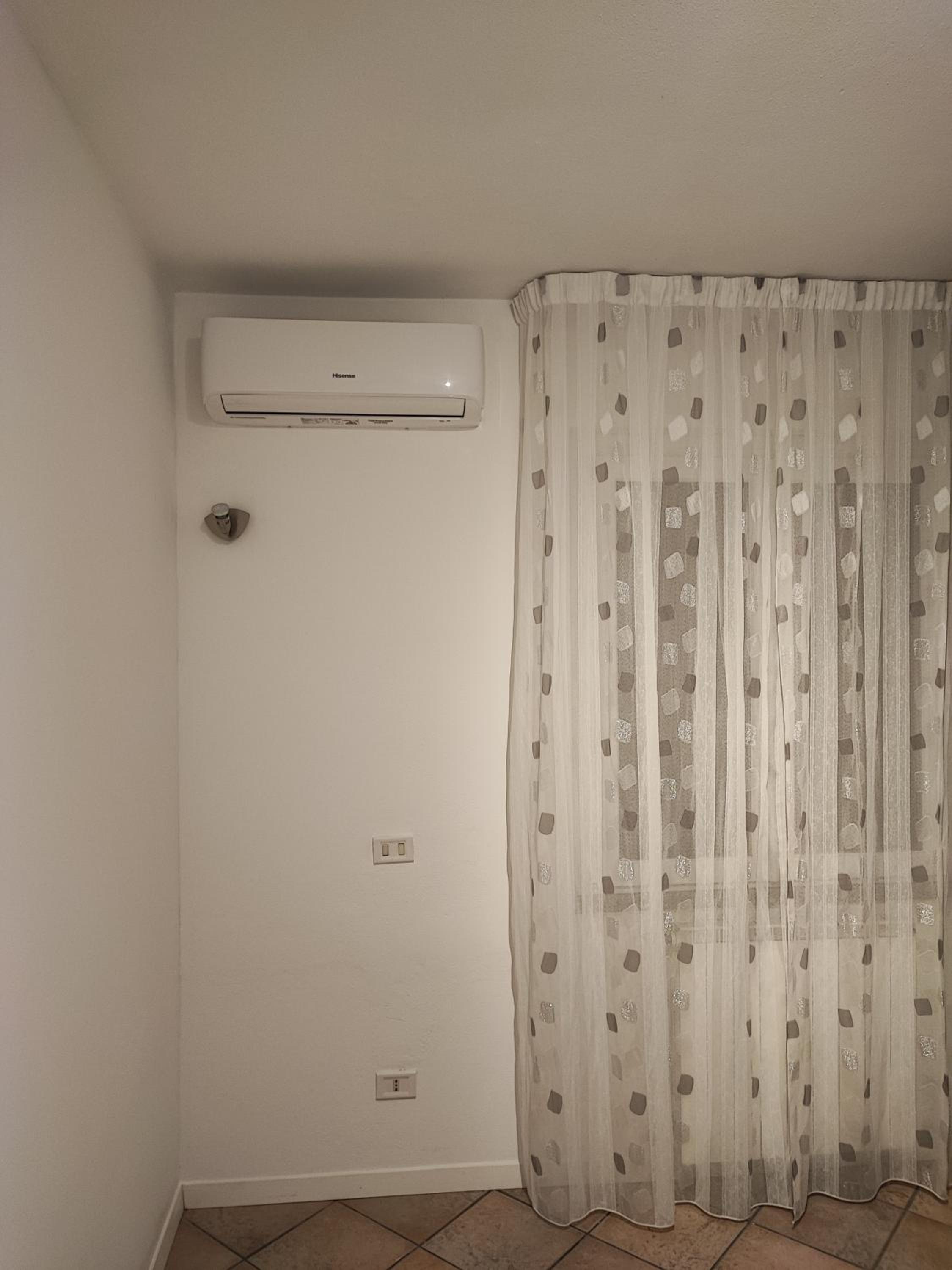 One-Bedroom Apartment - Photo 3