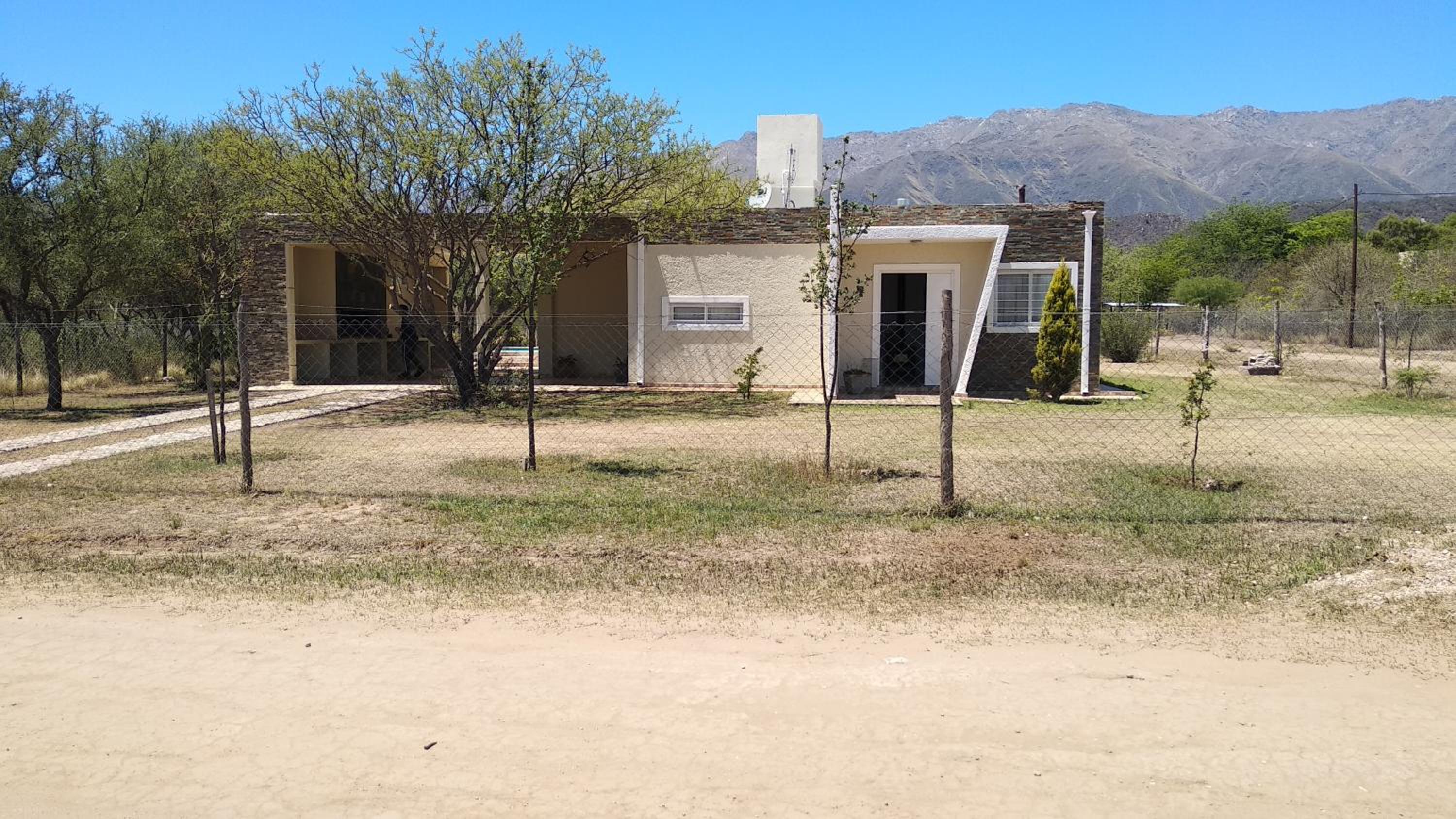 Three-Bedroom House photo 3