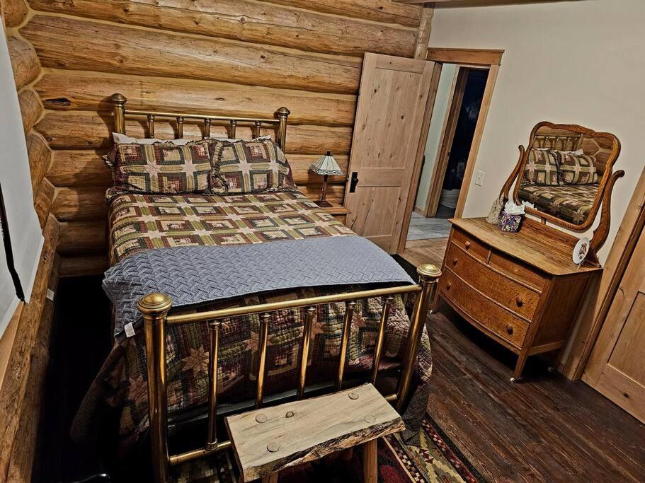 Three-Bedroom House photo 1
