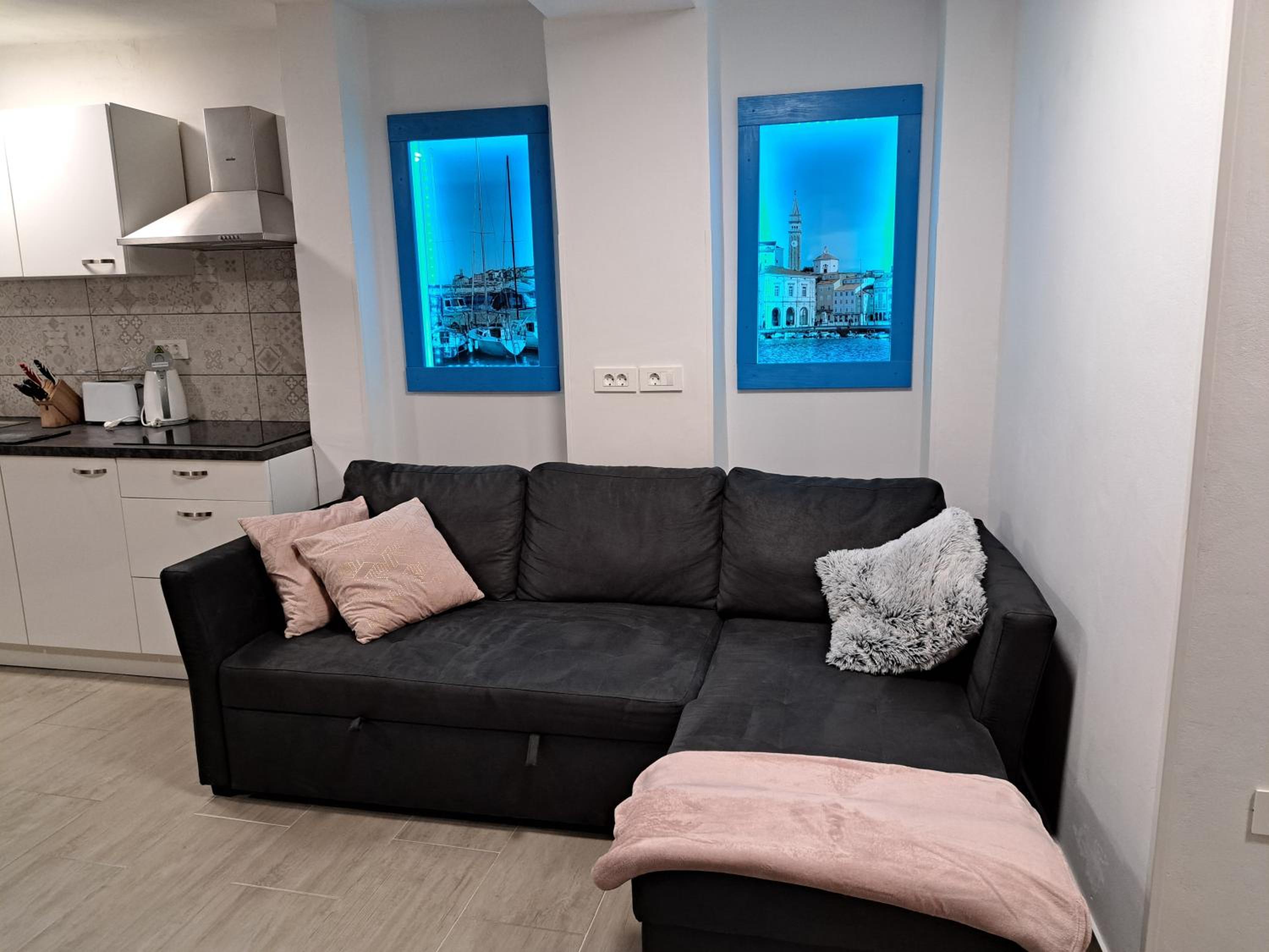 Studio Apartment - Photo 25