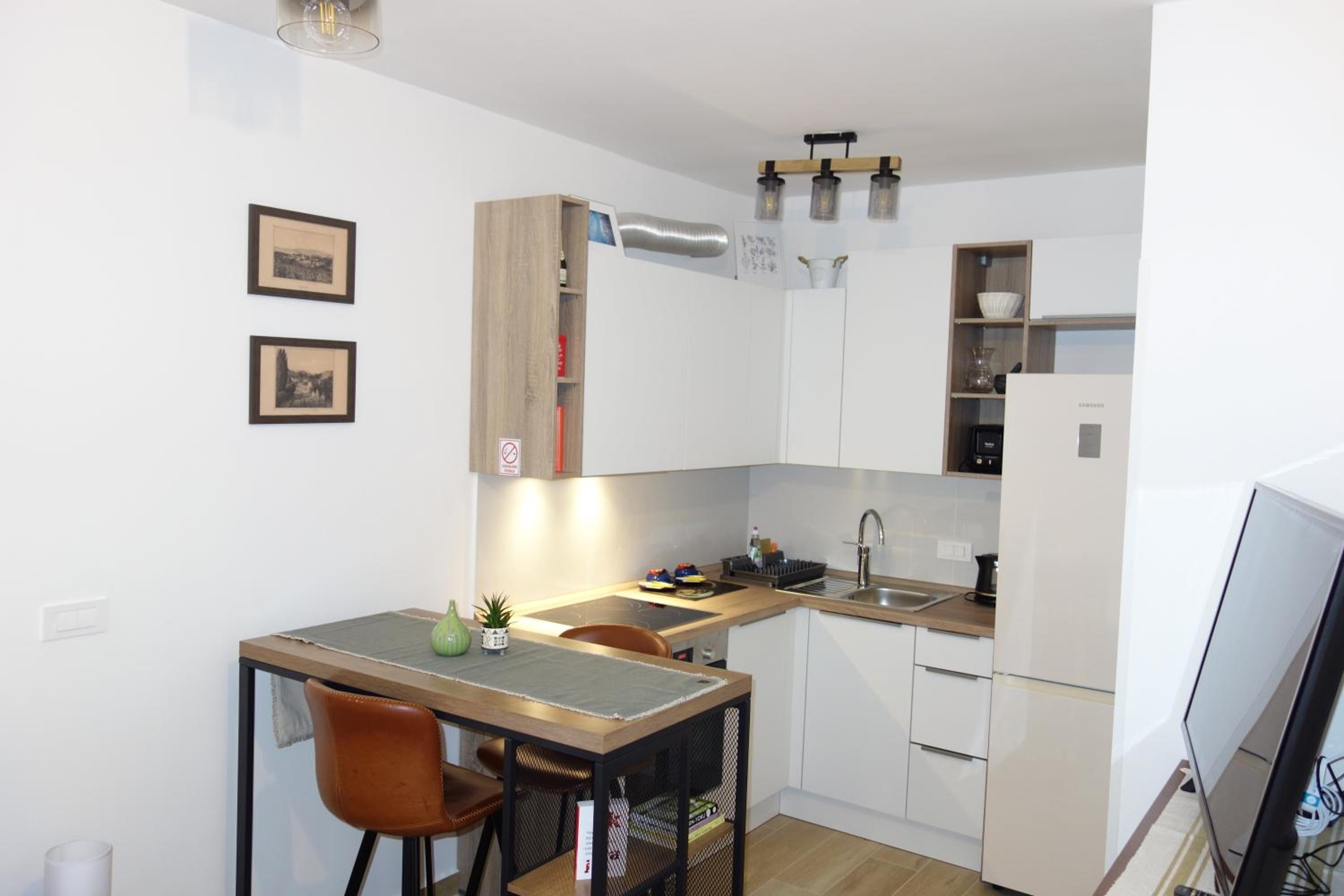 One-Bedroom Apartment photo 2